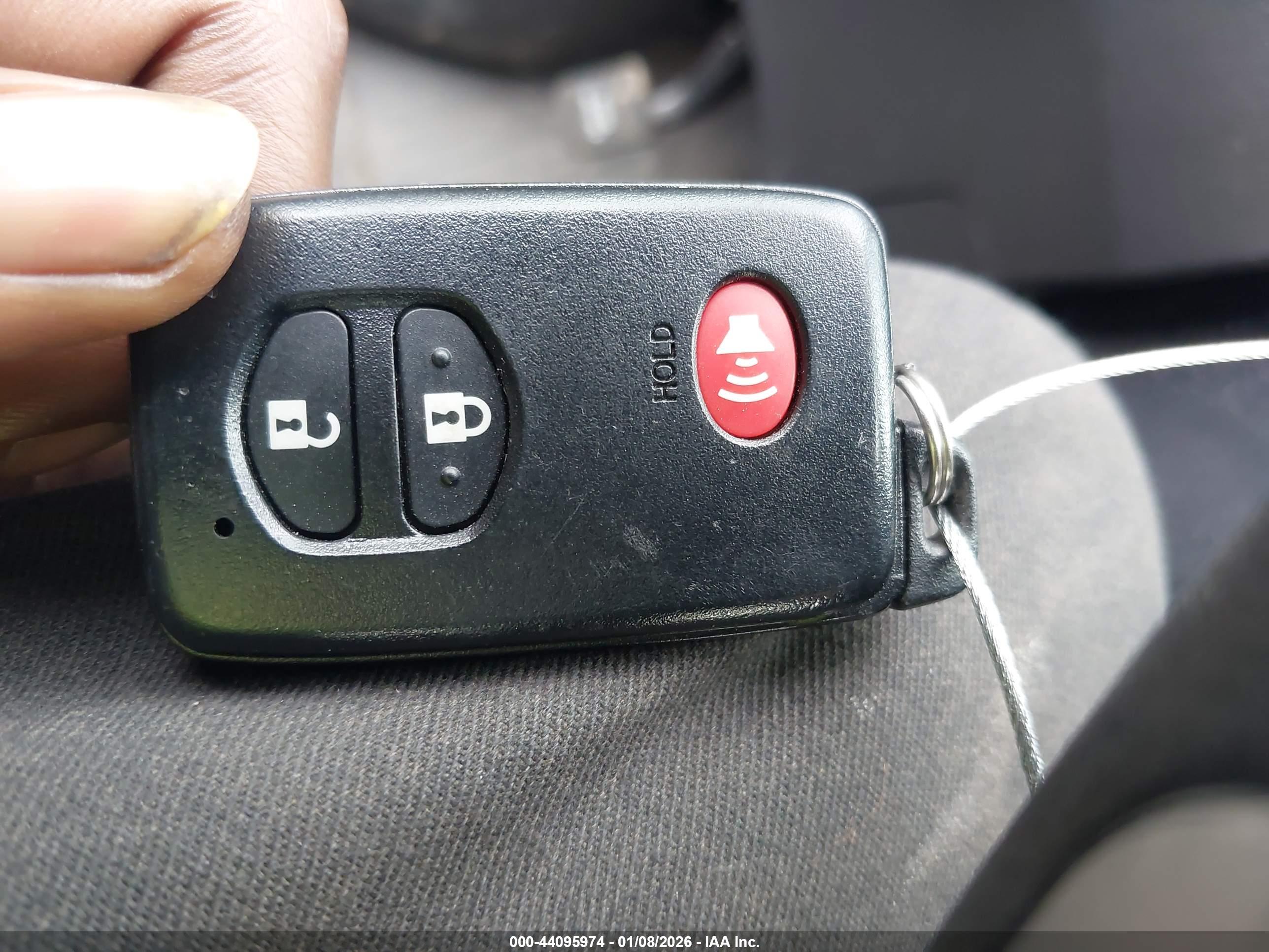 TOYOTA PRIUS image 11