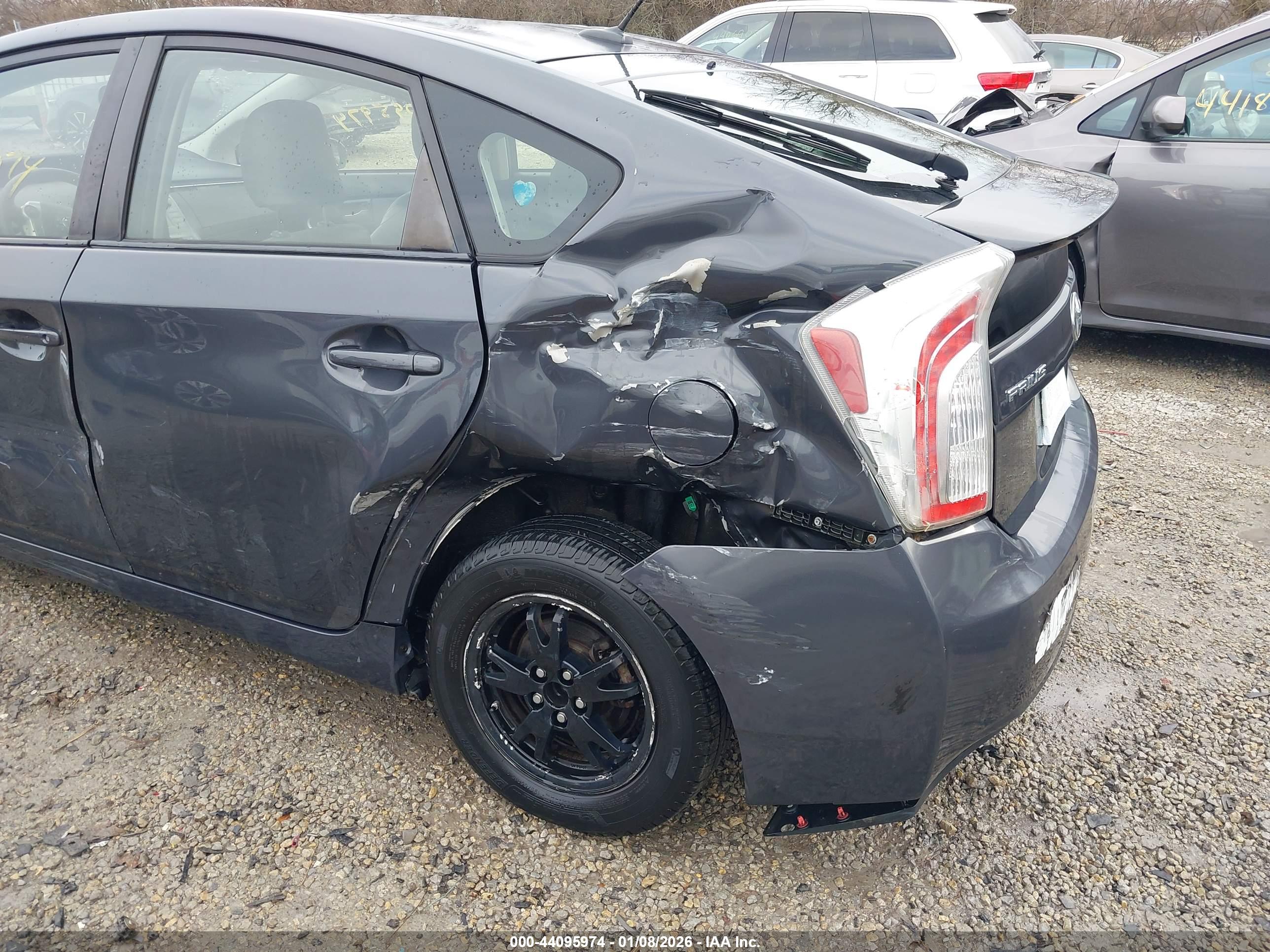 TOYOTA PRIUS image 6