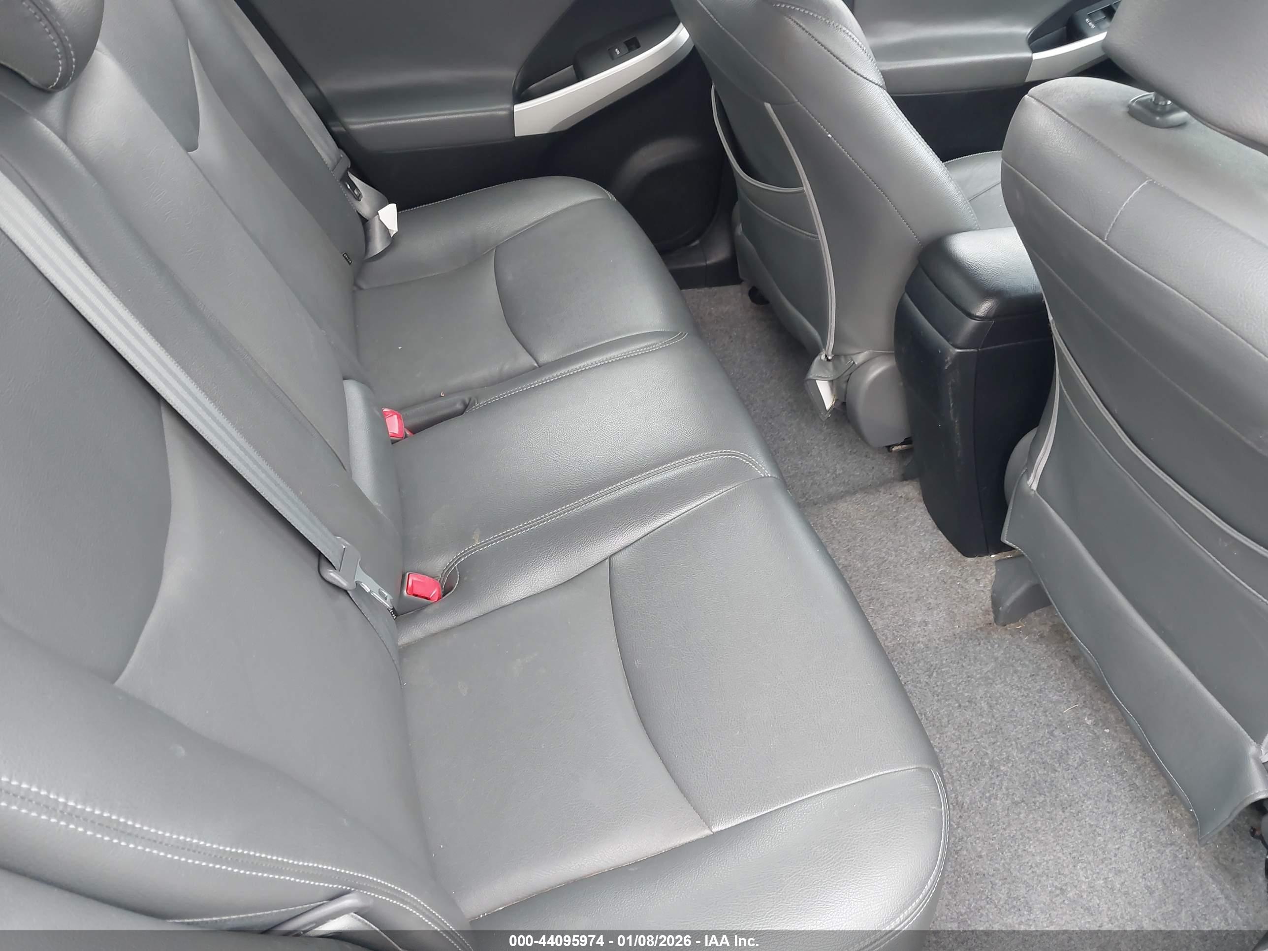 TOYOTA PRIUS image 8