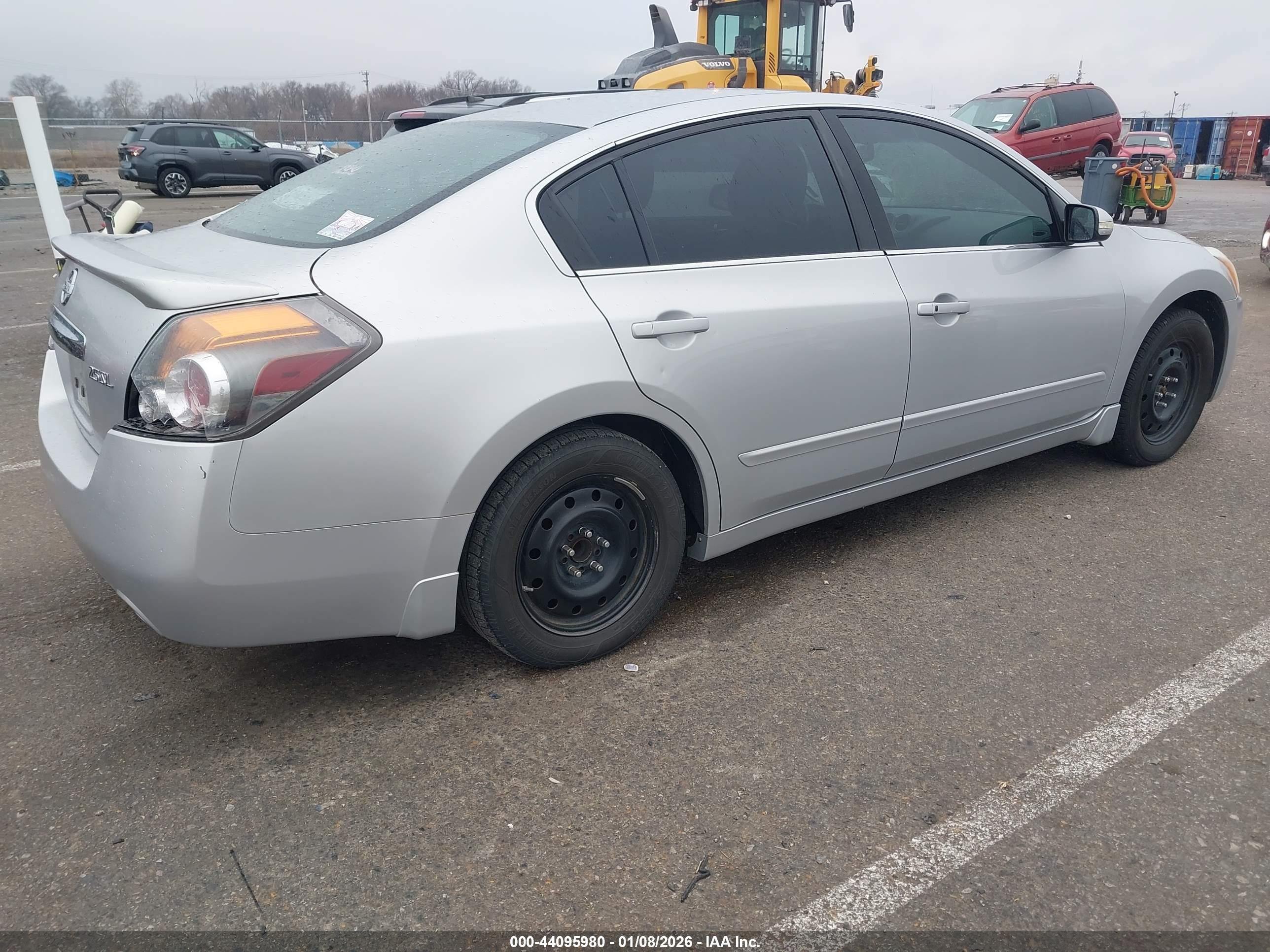 NISSAN ALTIMA image 4
