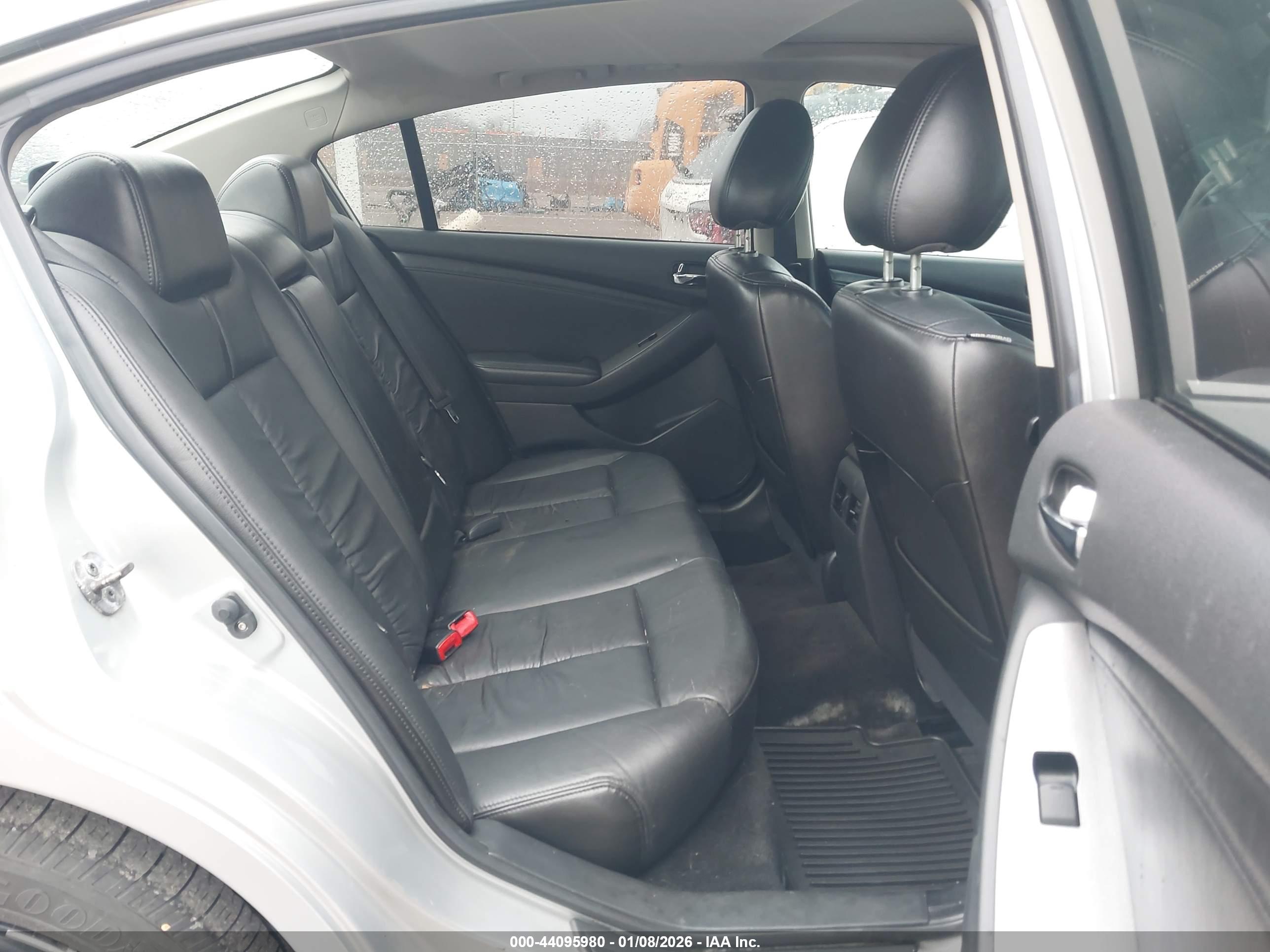 NISSAN ALTIMA image 8