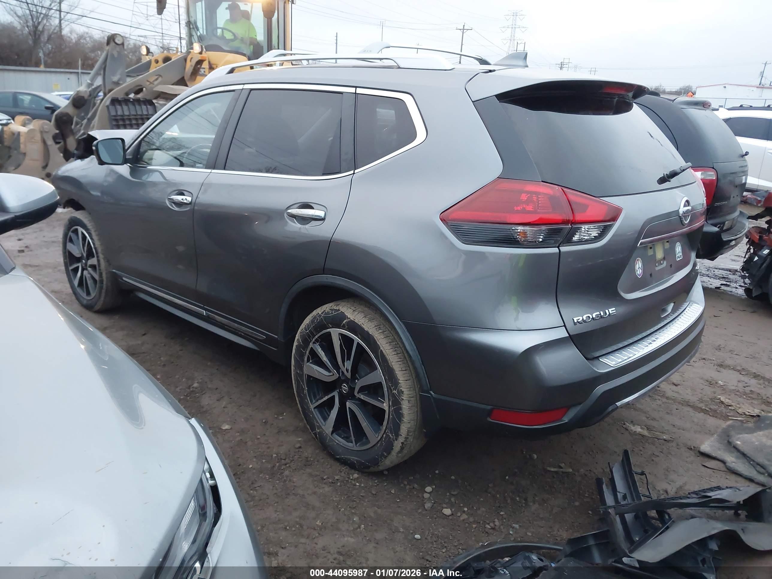 NISSAN ROGUE image 3