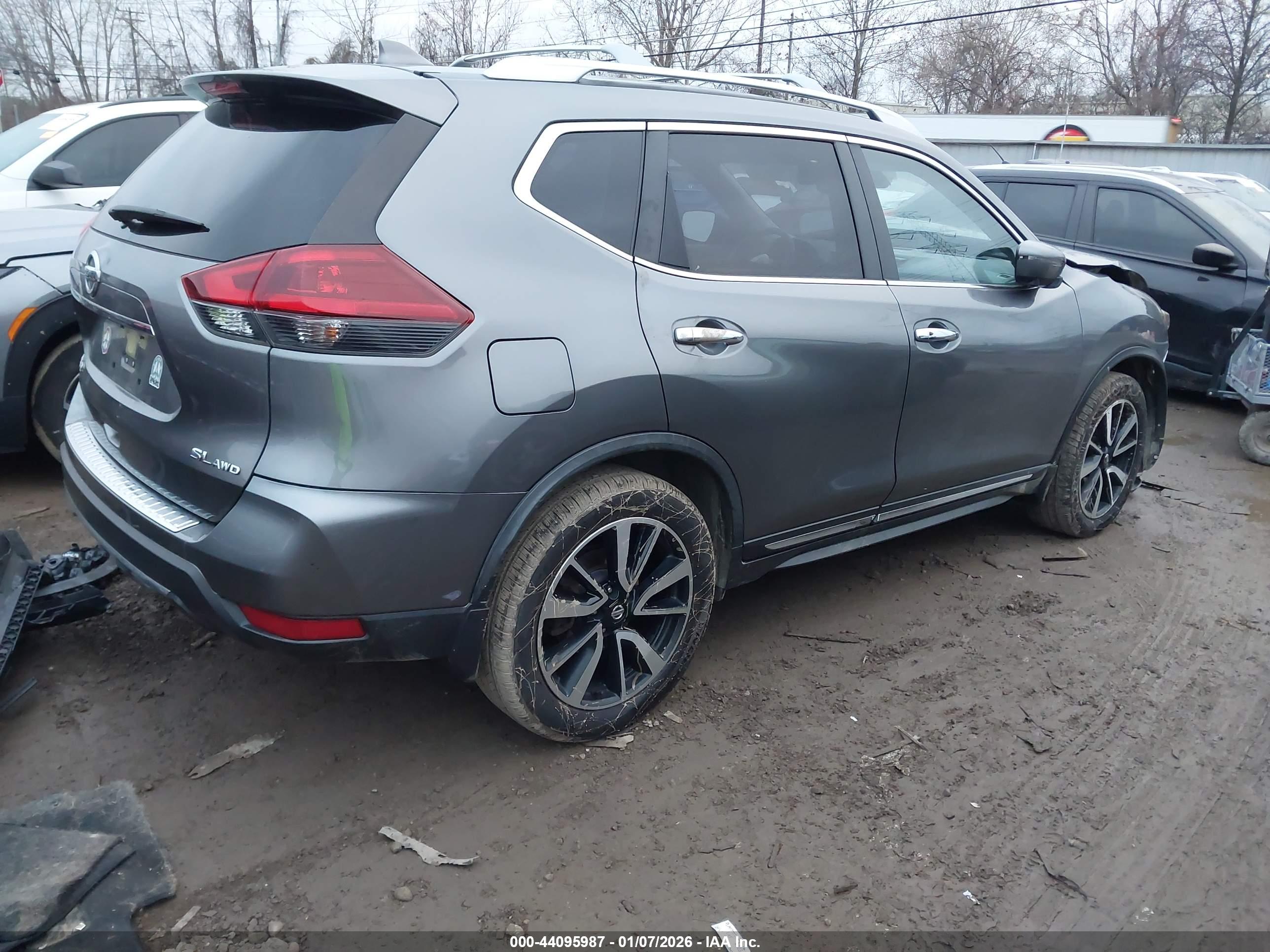 NISSAN ROGUE image 4