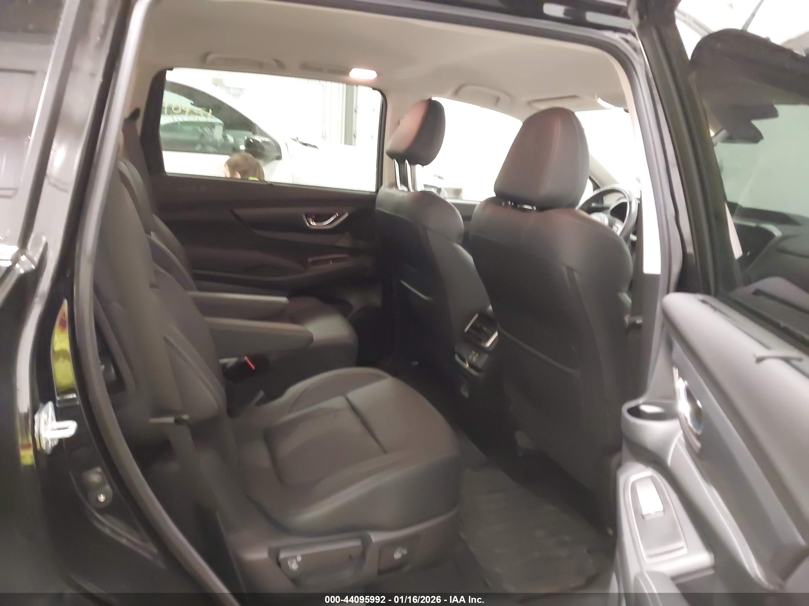SUBARU ASCENT image 8
