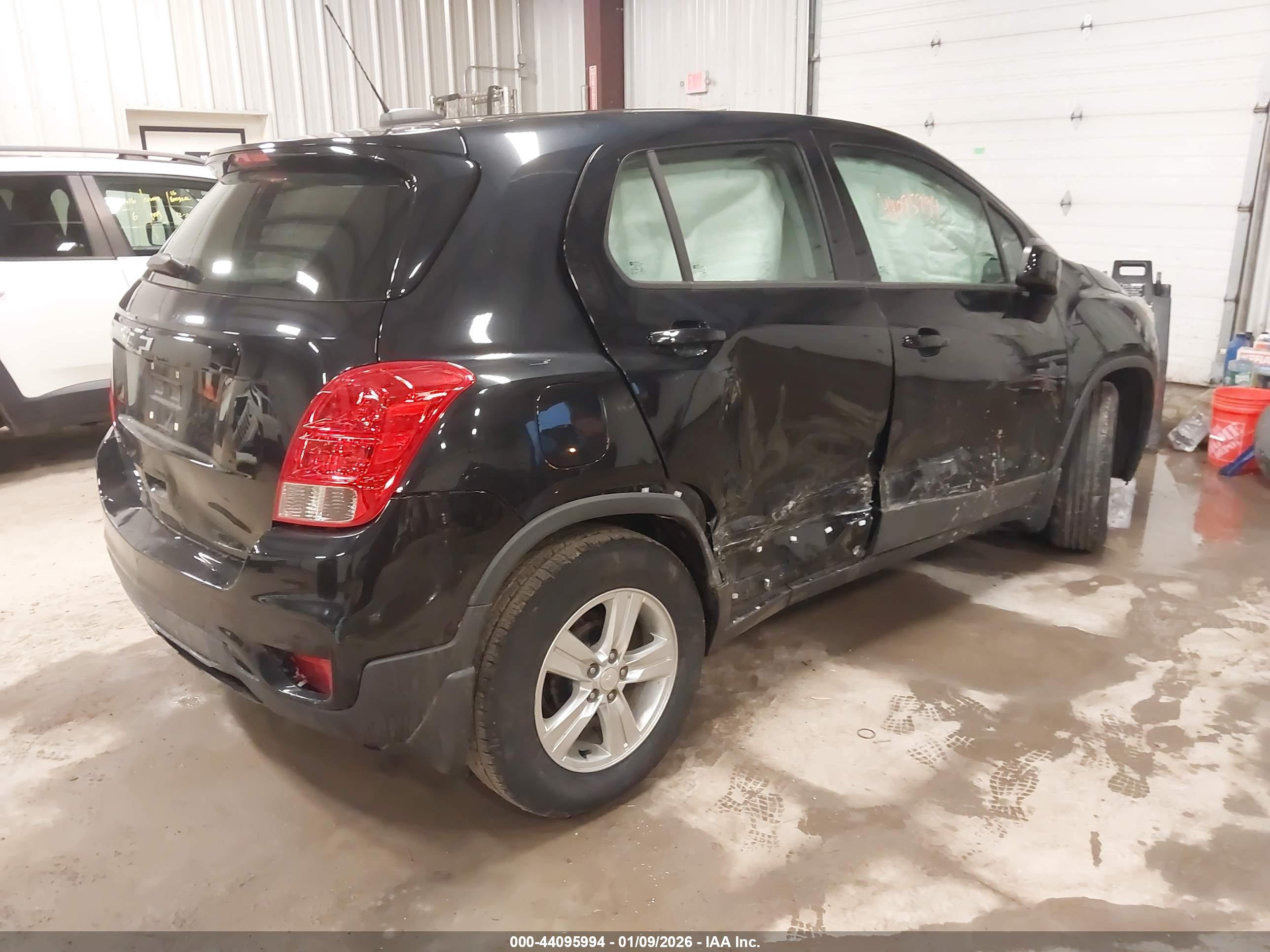 CHEVROLET TRAX image 4