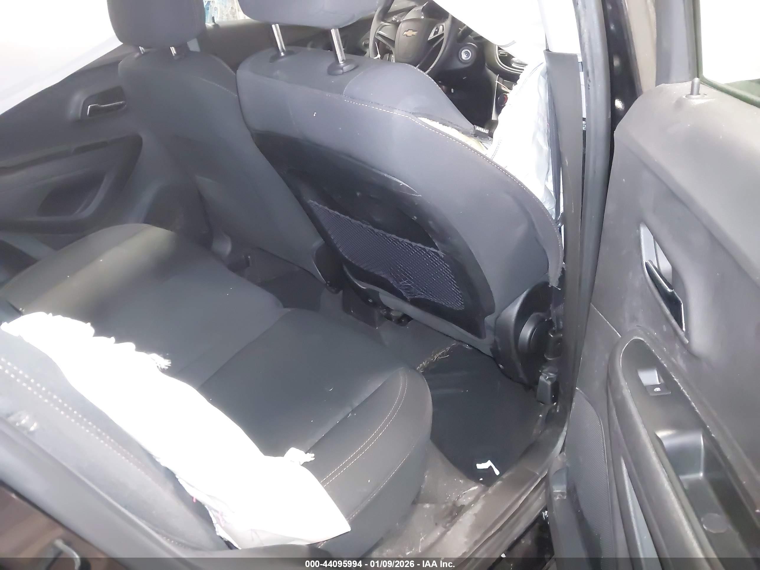 CHEVROLET TRAX image 8
