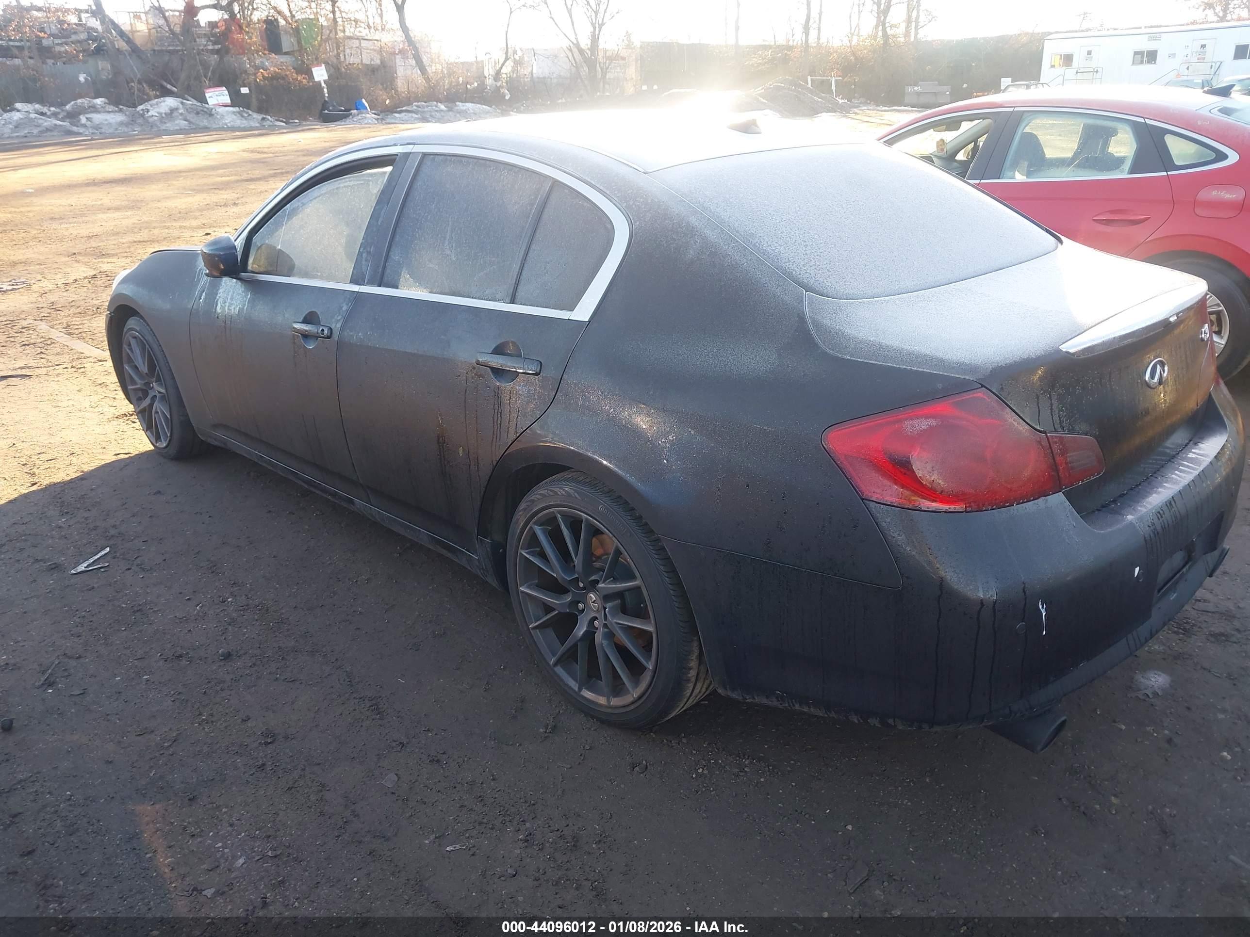 INFINITI G37 image 3