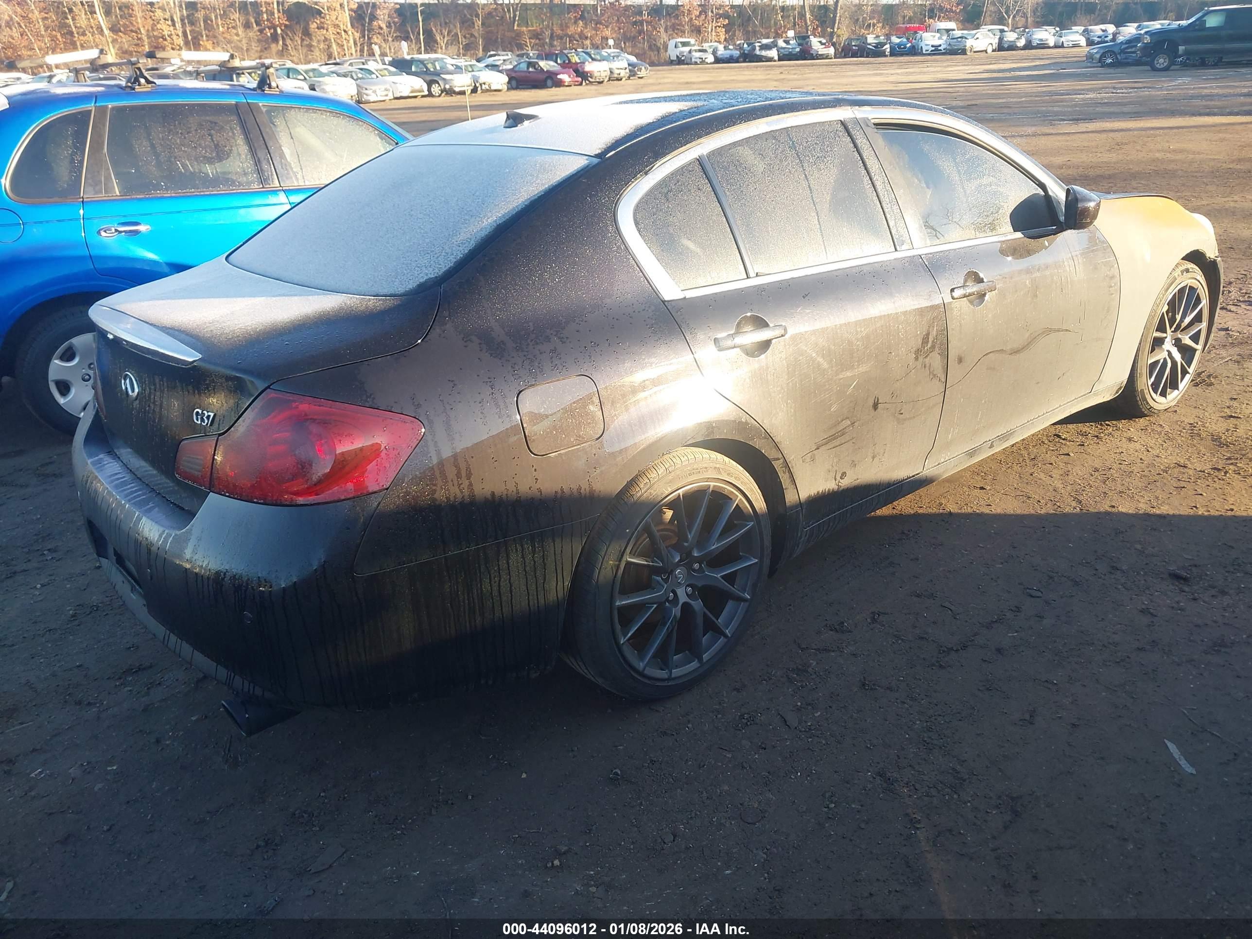 INFINITI G37 image 4