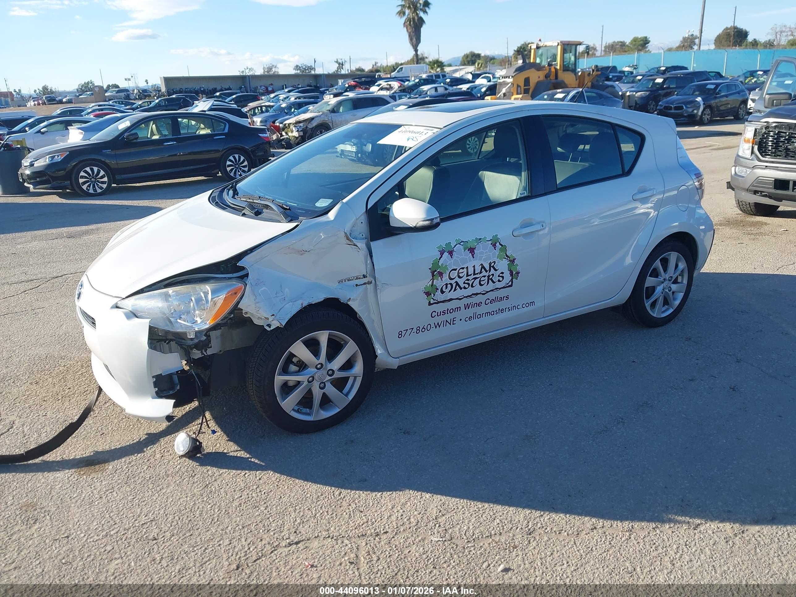 TOYOTA PRIUS image 2