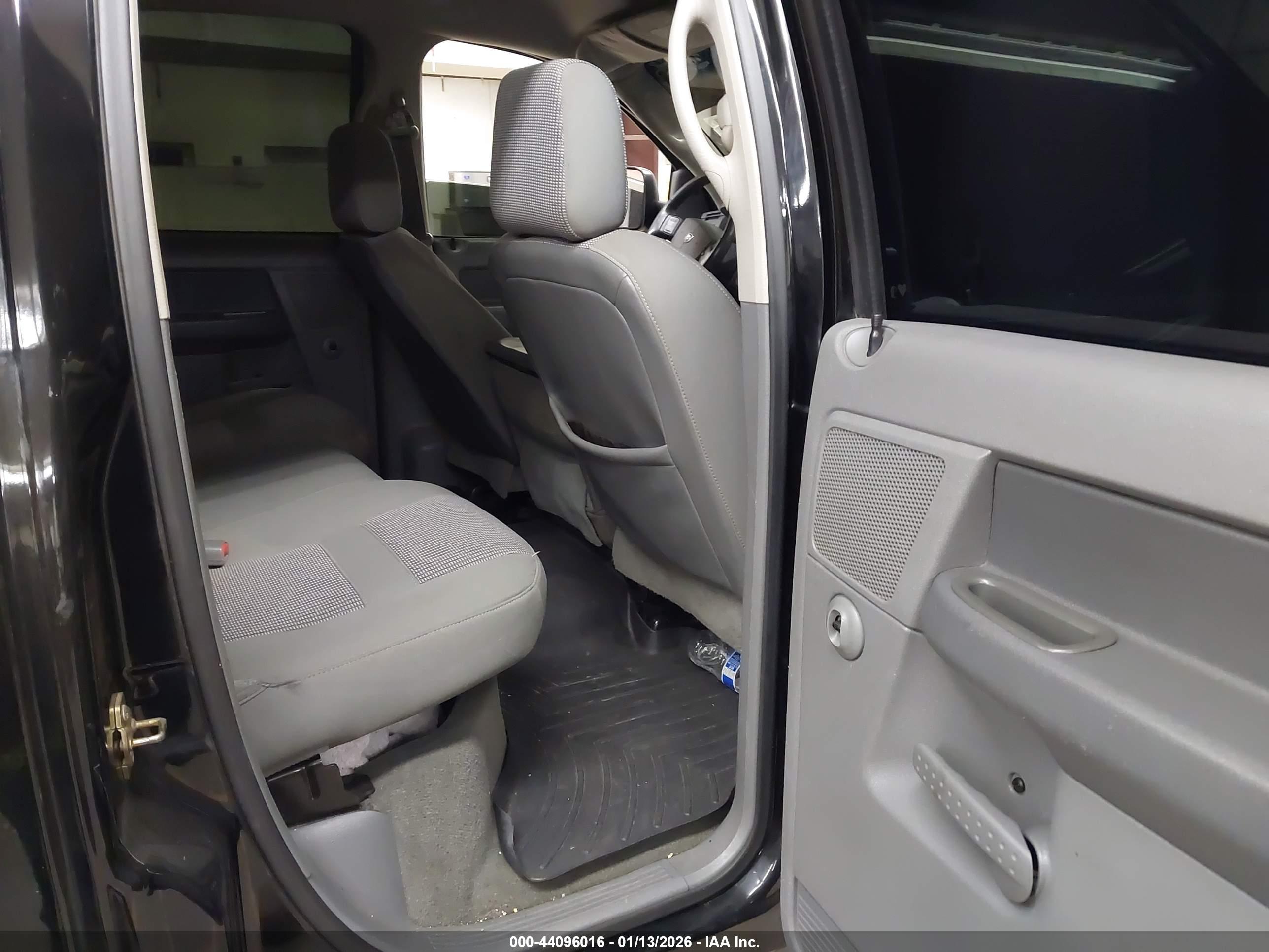 DODGE RAM image 8