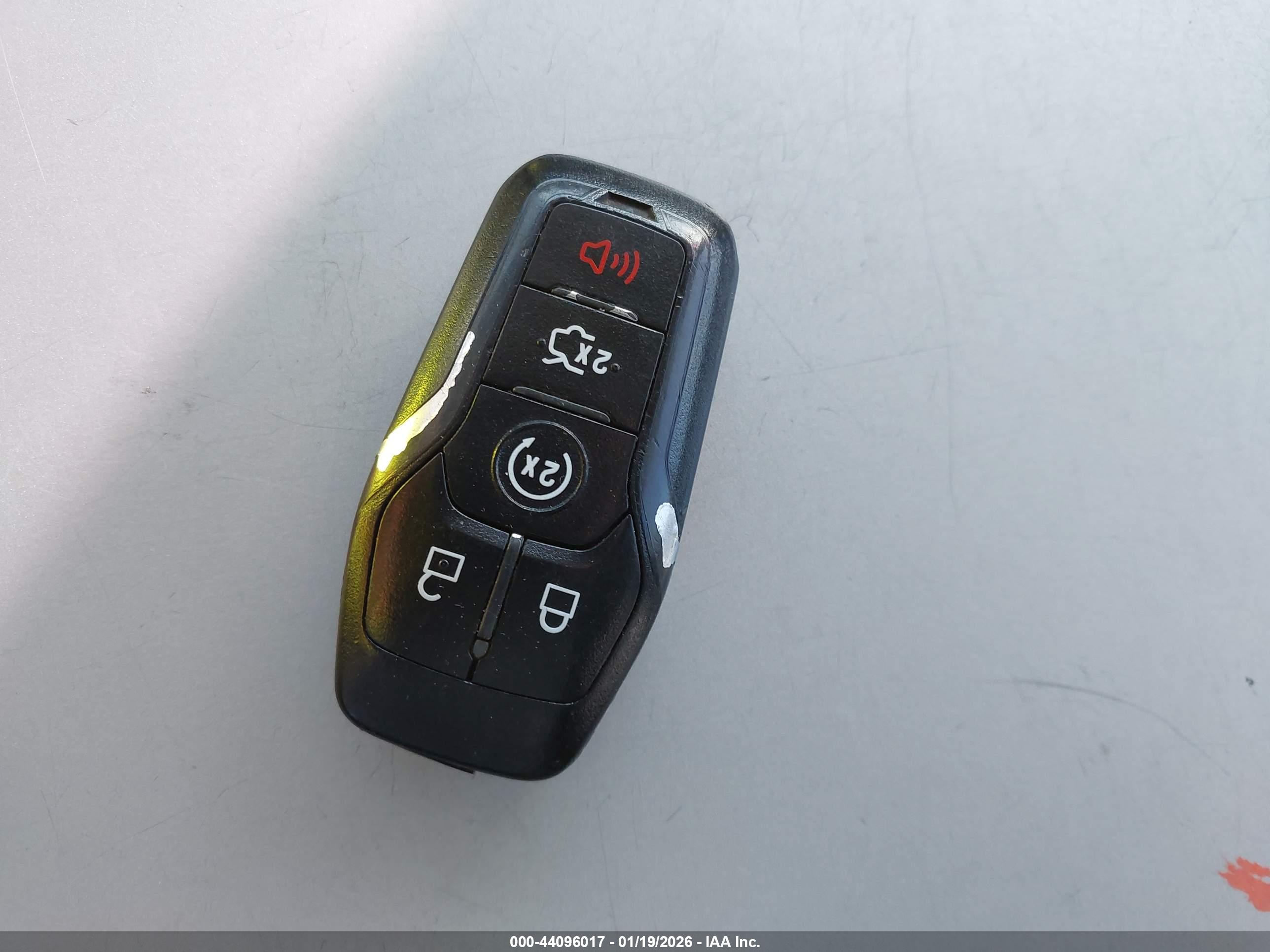 FORD FUSION image 11