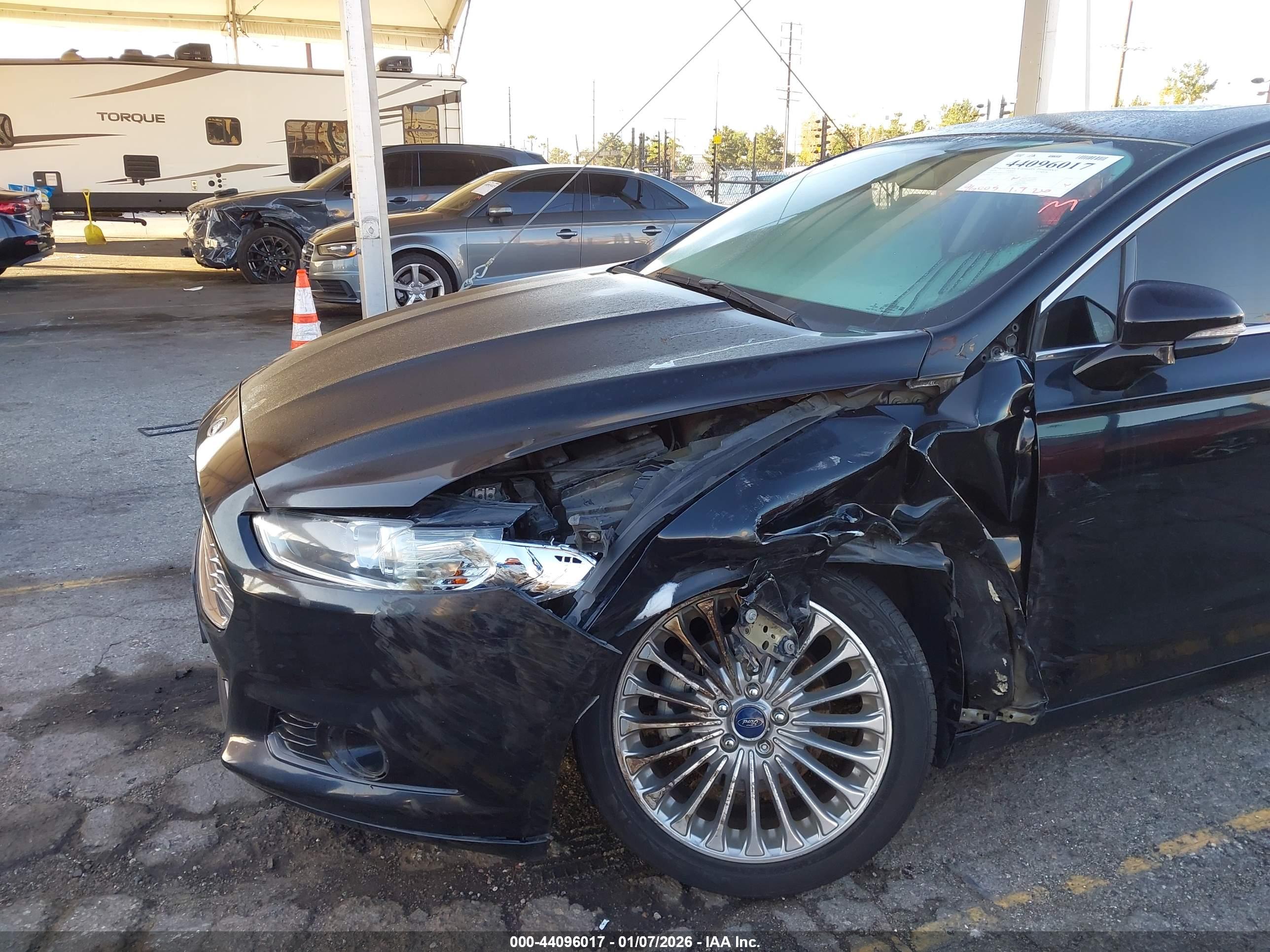 FORD FUSION image 6