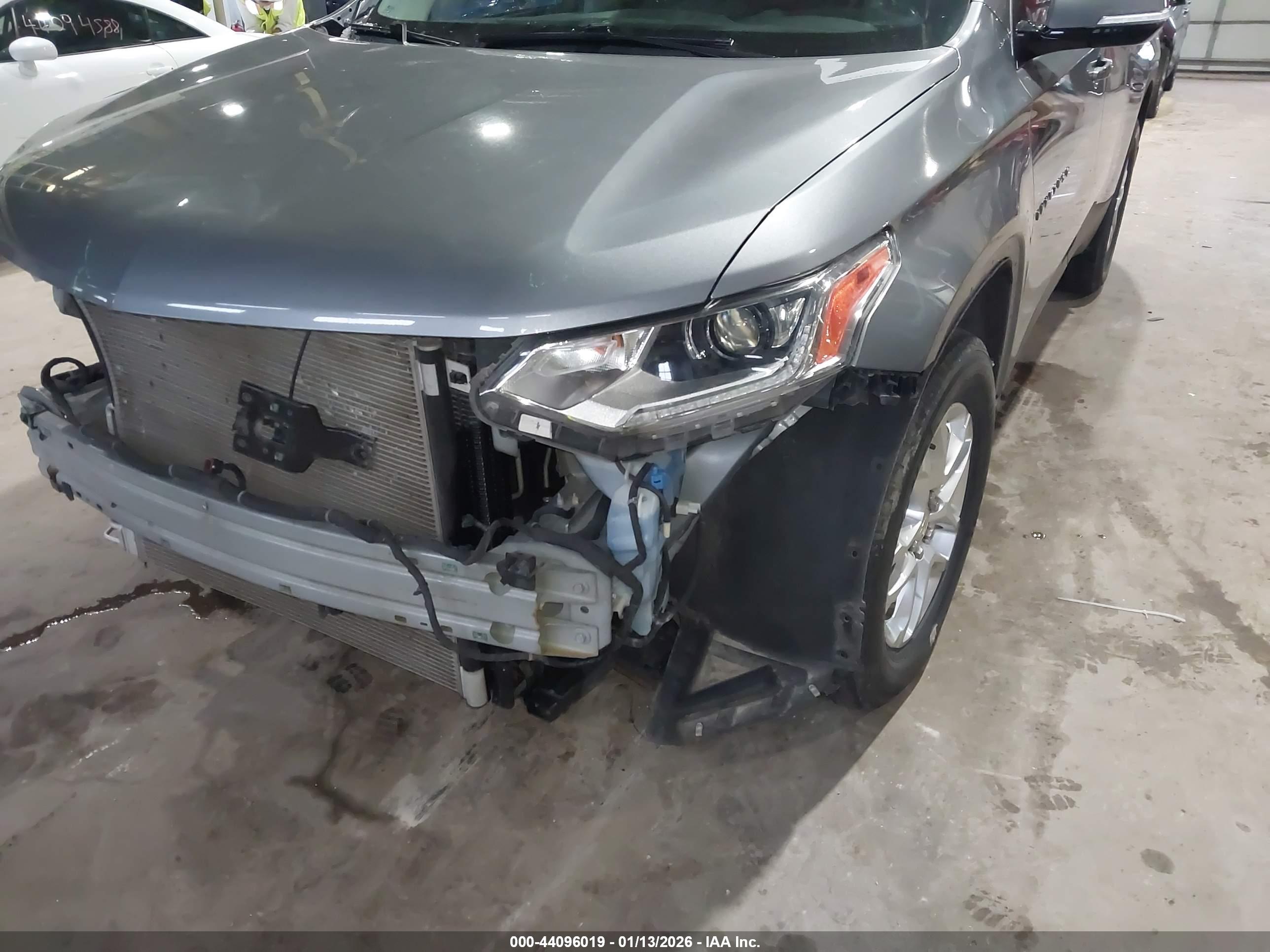 CHEVROLET TRAVERSE image 6