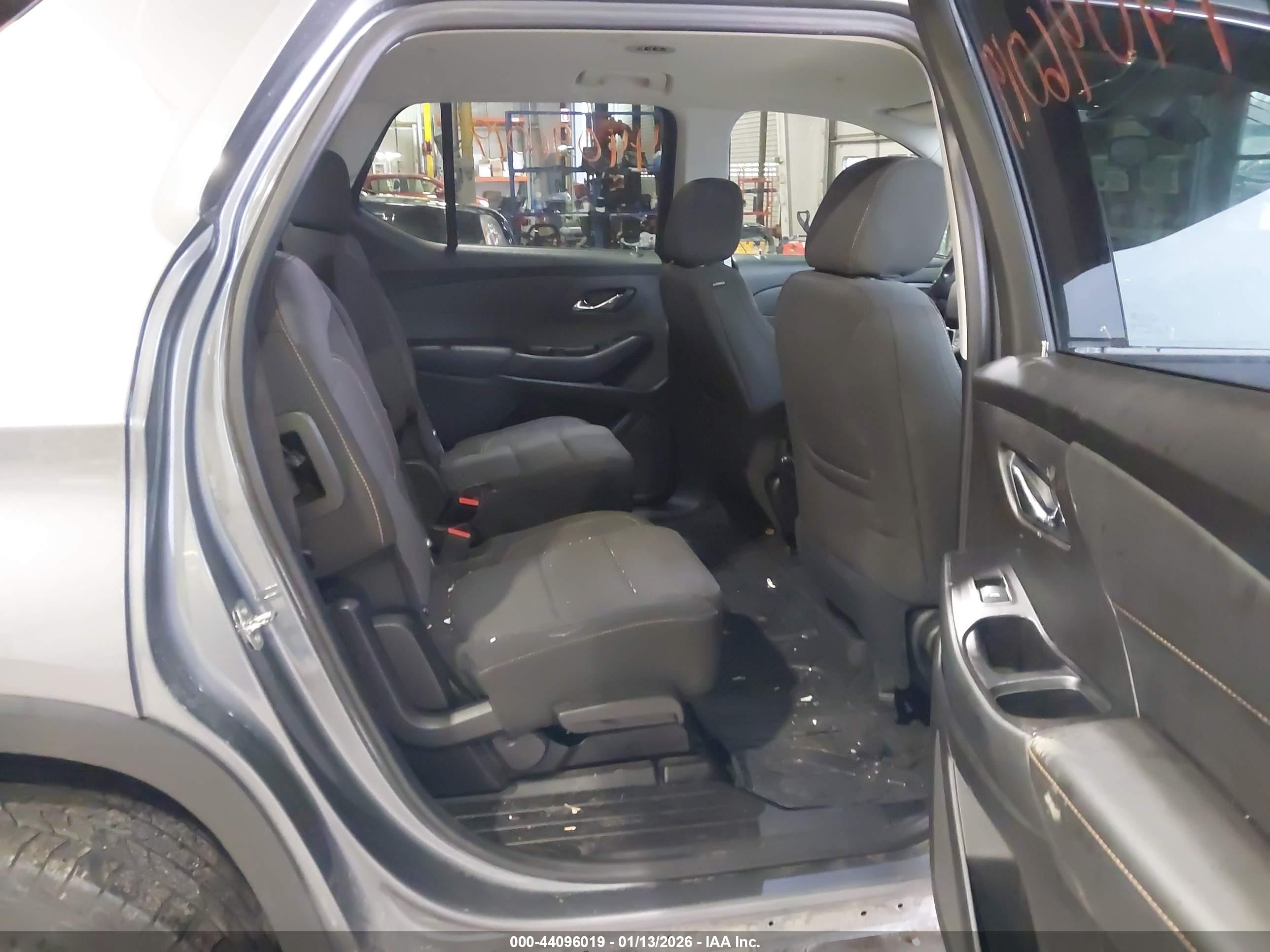 CHEVROLET TRAVERSE image 8