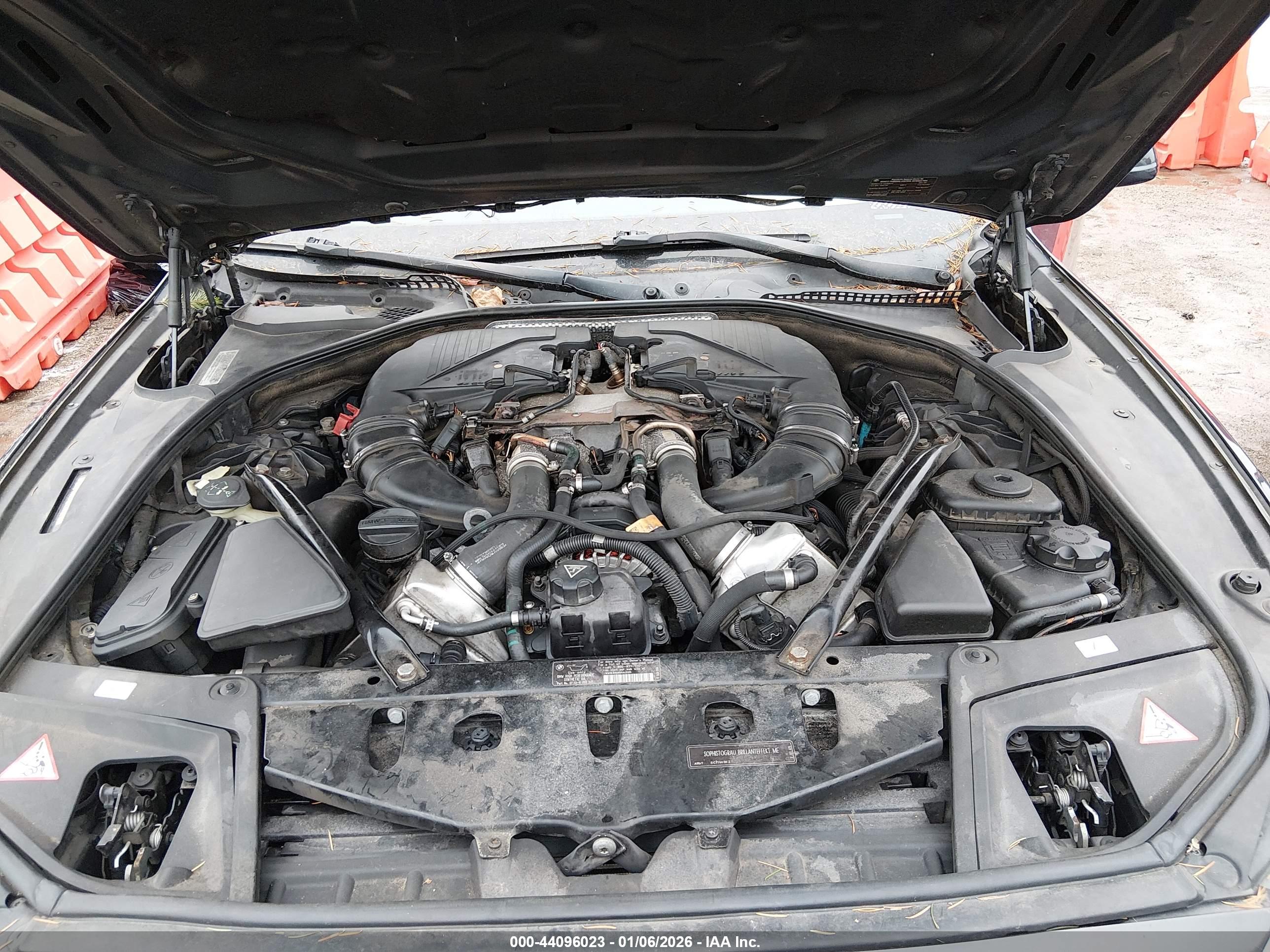 BMW 550I image 10