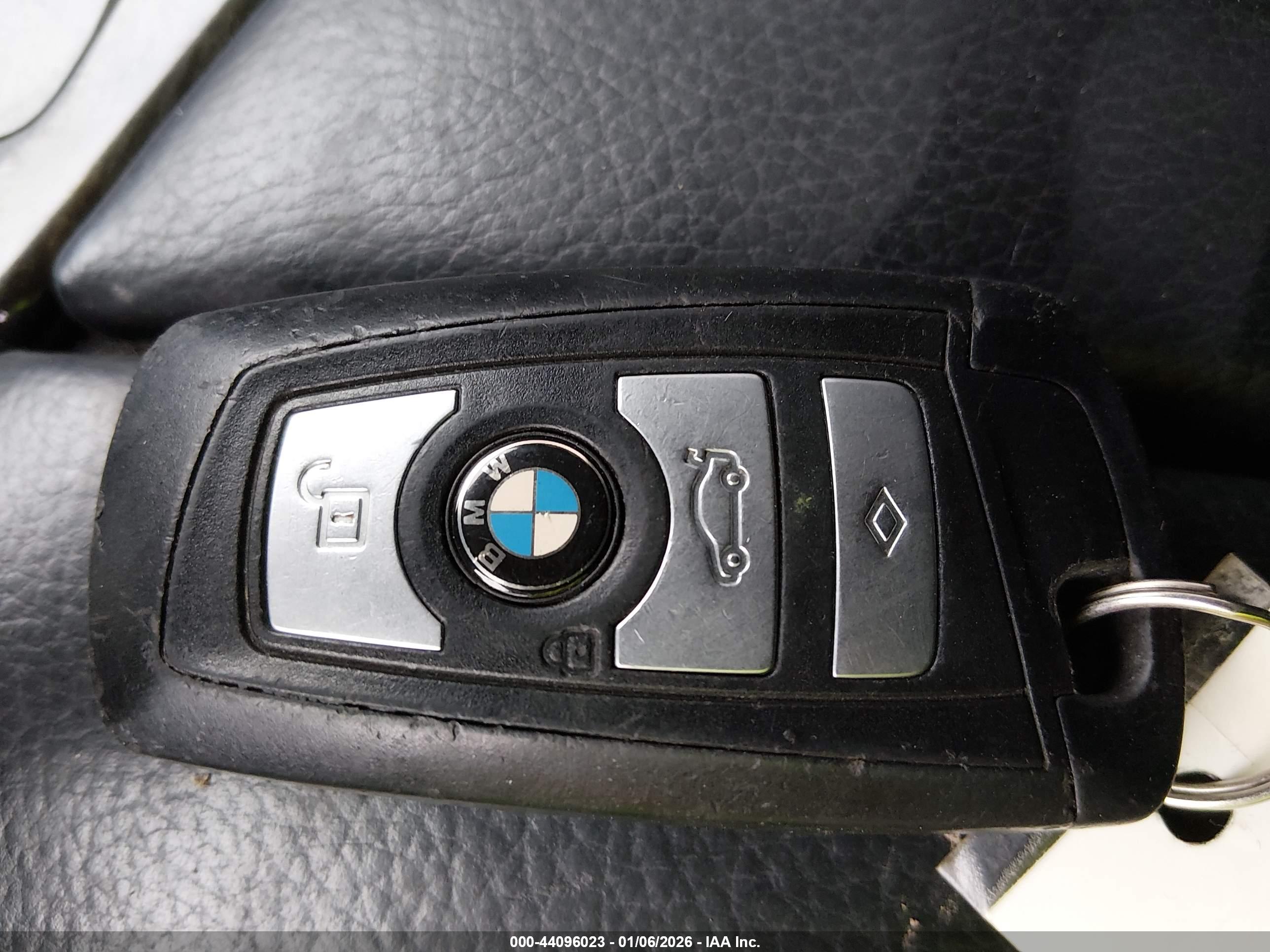 BMW 550I image 11