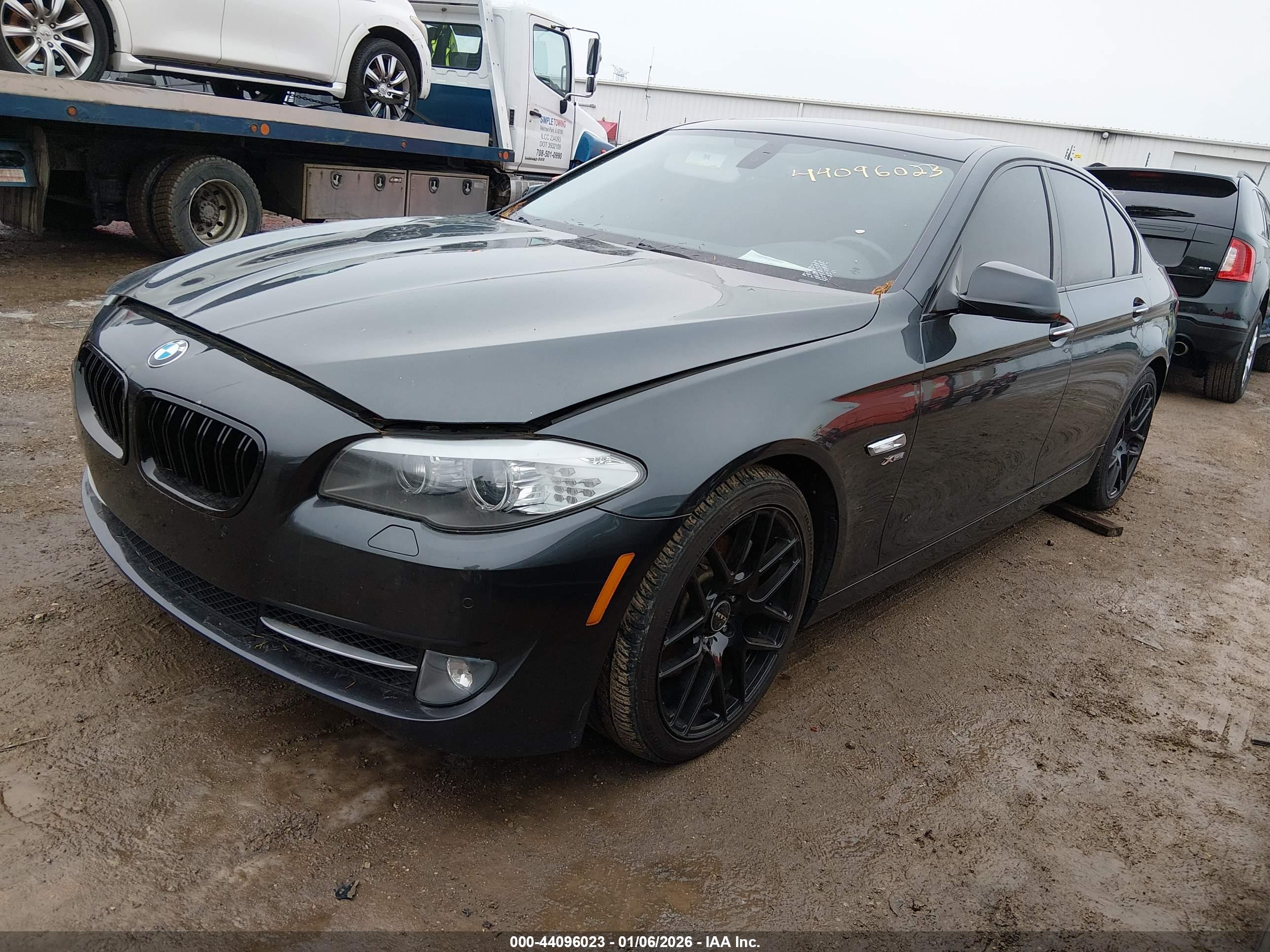 BMW 550I image 2