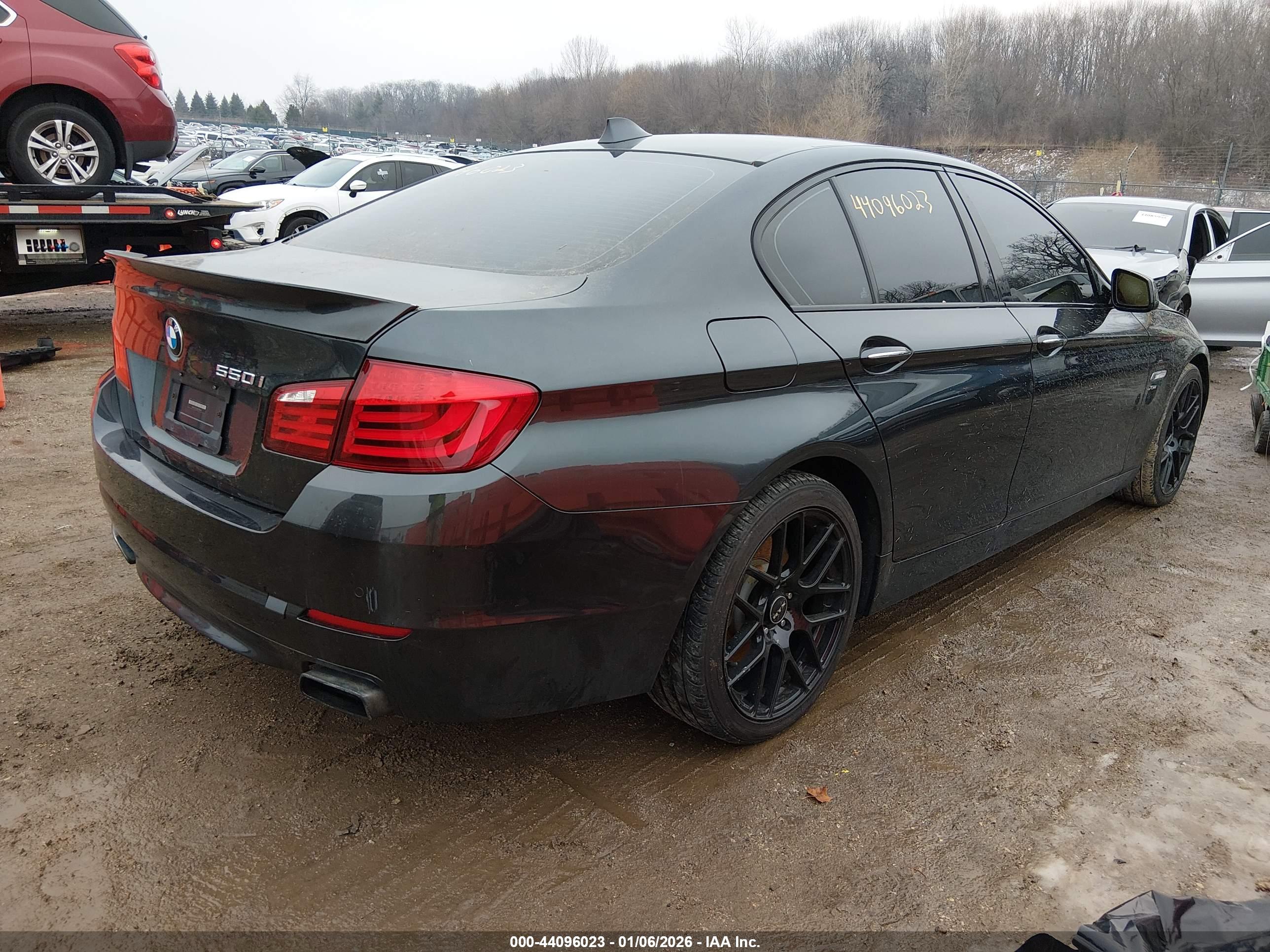 BMW 550I image 4