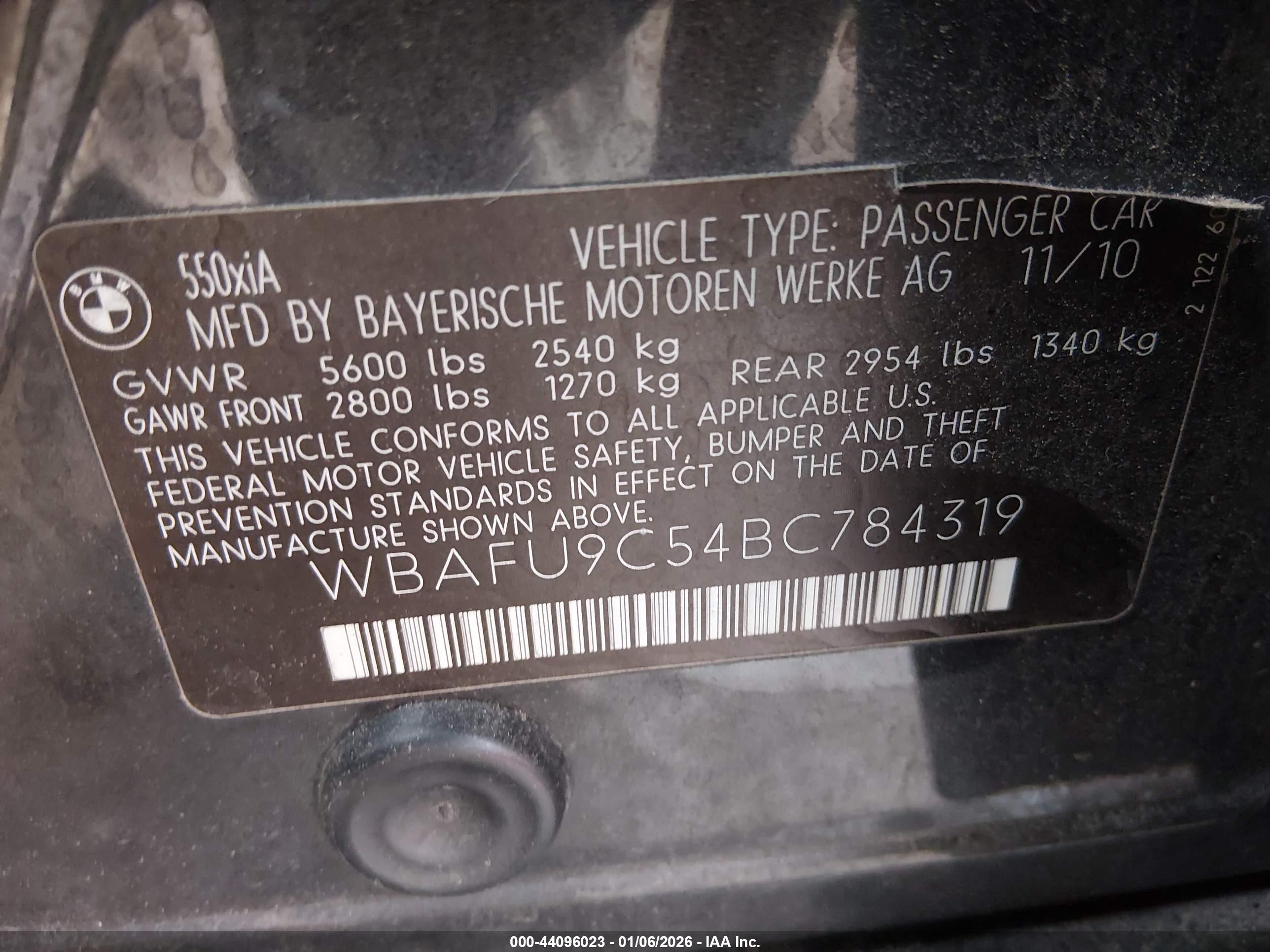 BMW 550I image 9