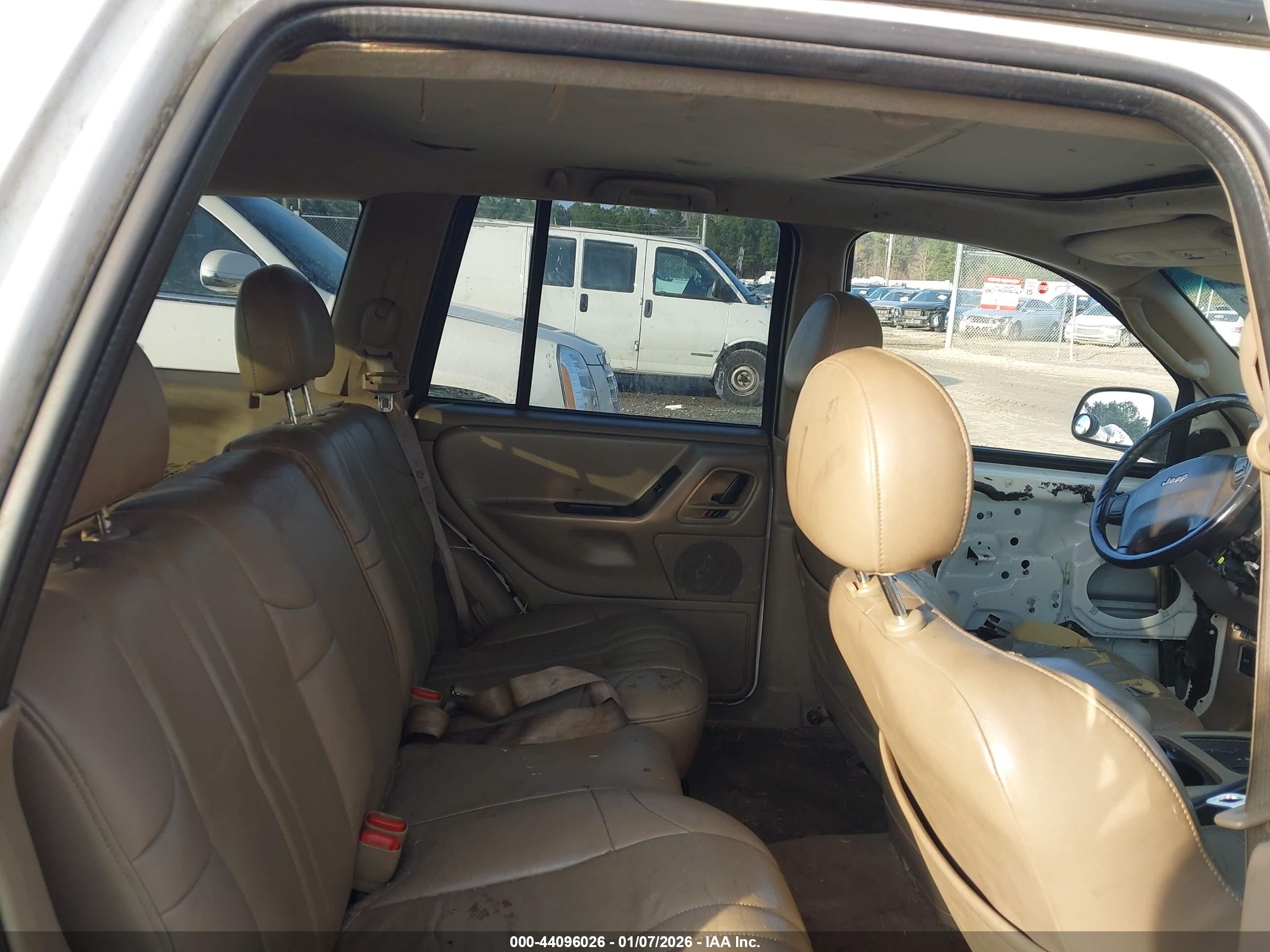 JEEP GRAND image 8