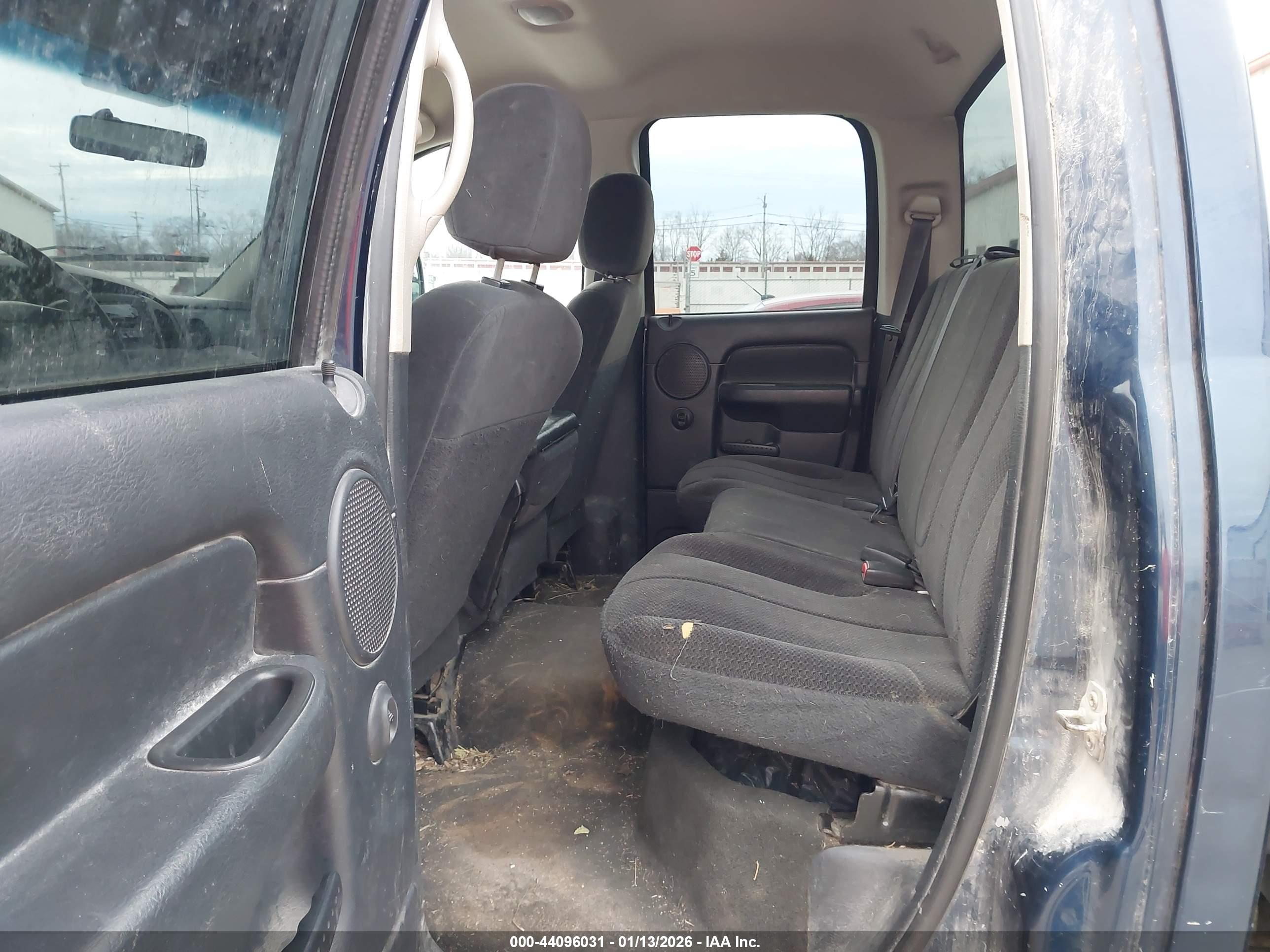 DODGE RAM image 7