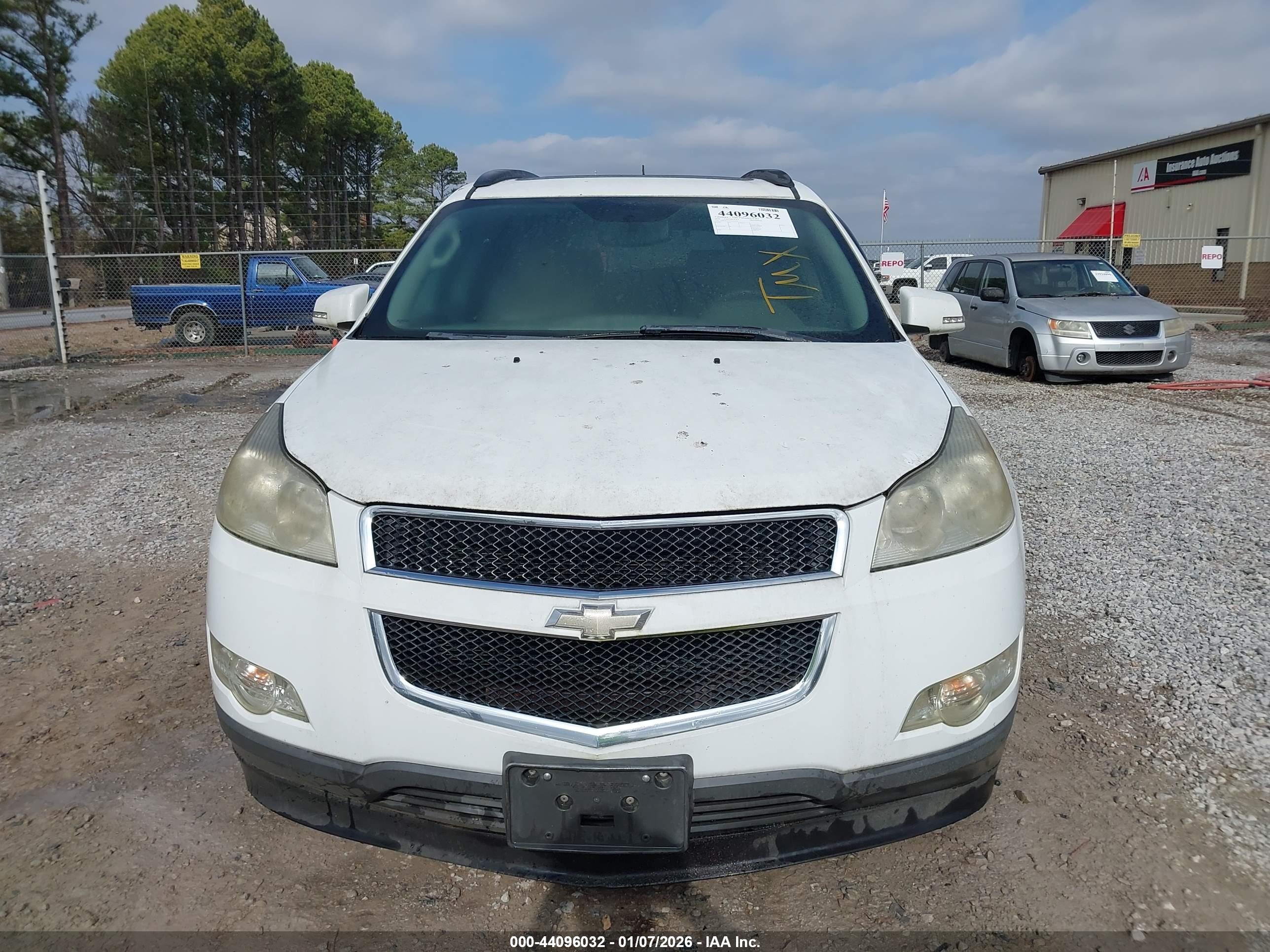 CHEVROLET TRAVERSE image 6