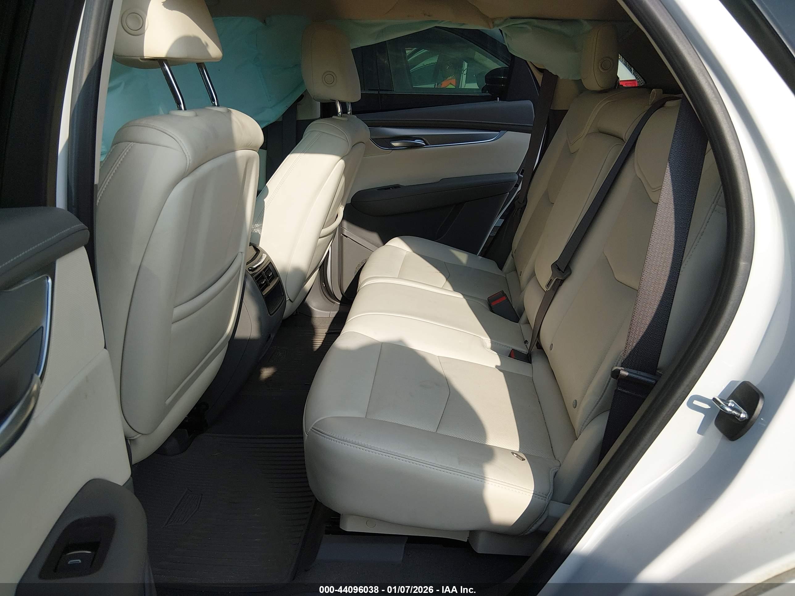 CADILLAC XT5 image 8