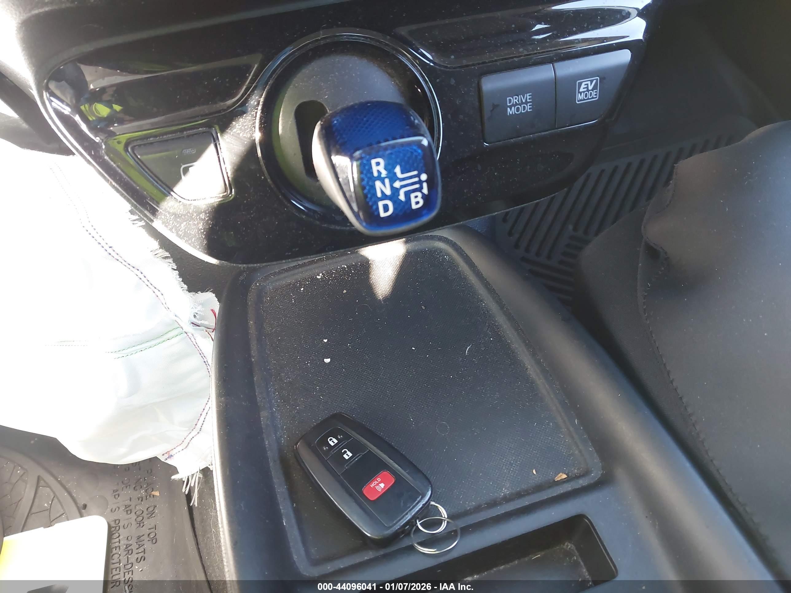 TOYOTA PRIUS image 11