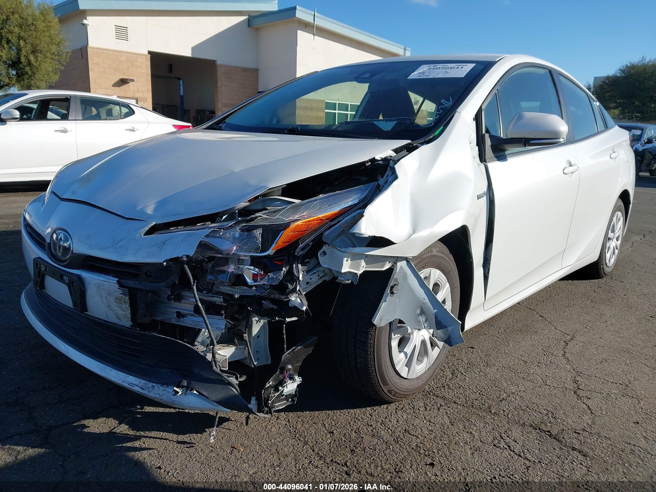 TOYOTA PRIUS image 2
