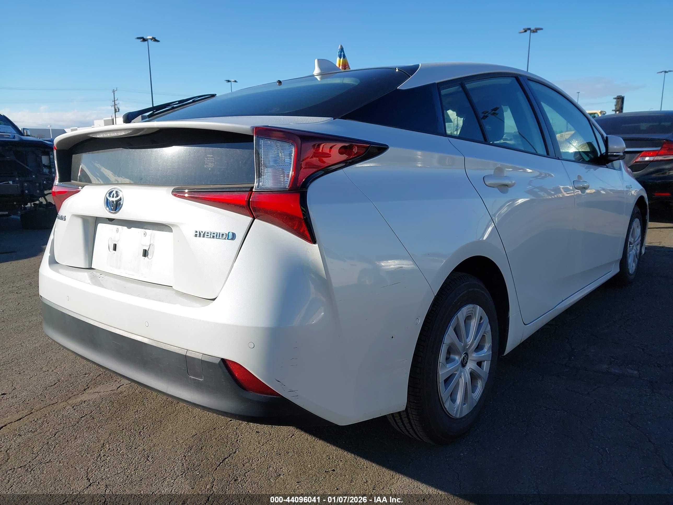 TOYOTA PRIUS image 4