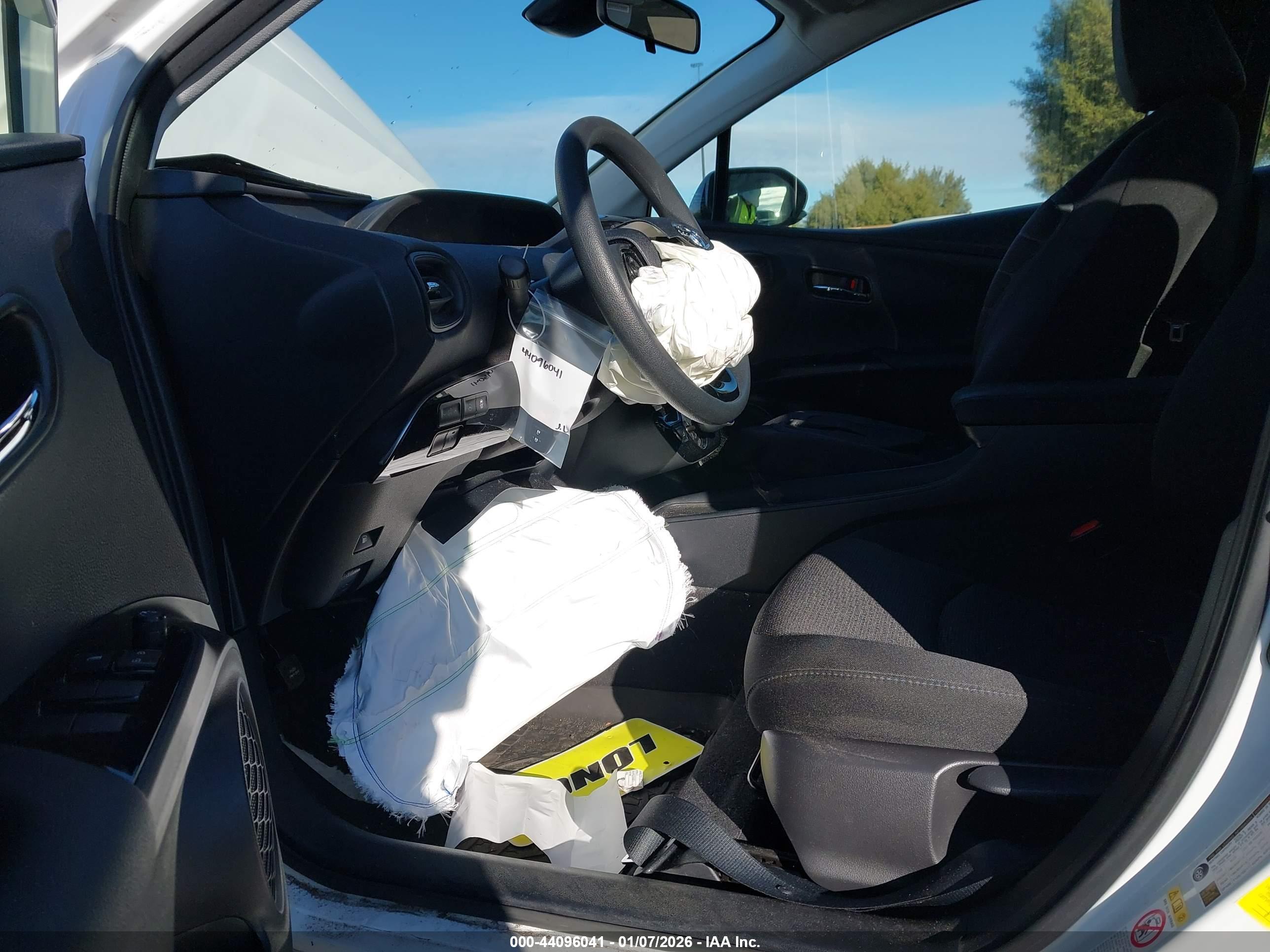 TOYOTA PRIUS image 5