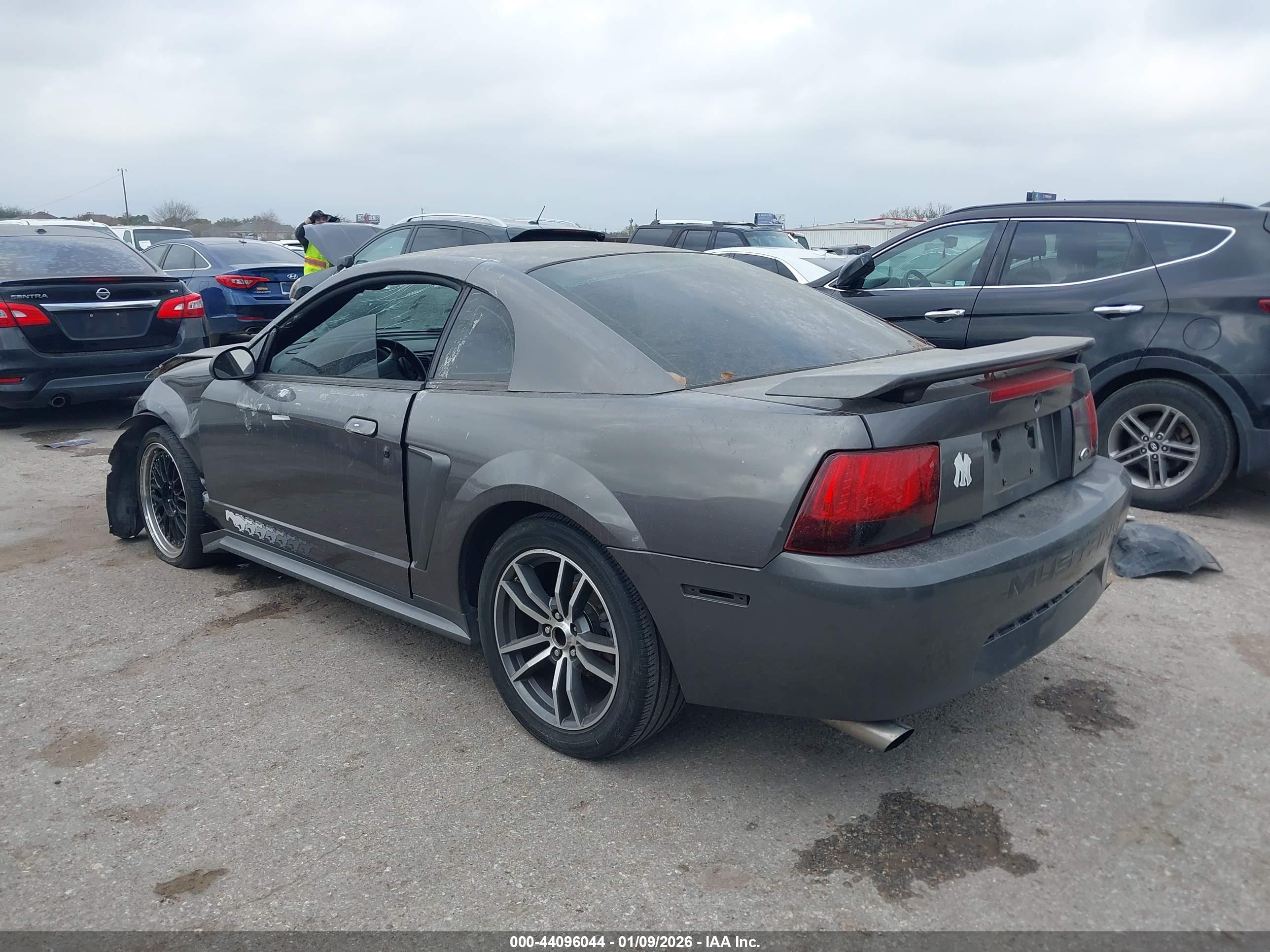 FORD MUSTANG image 3