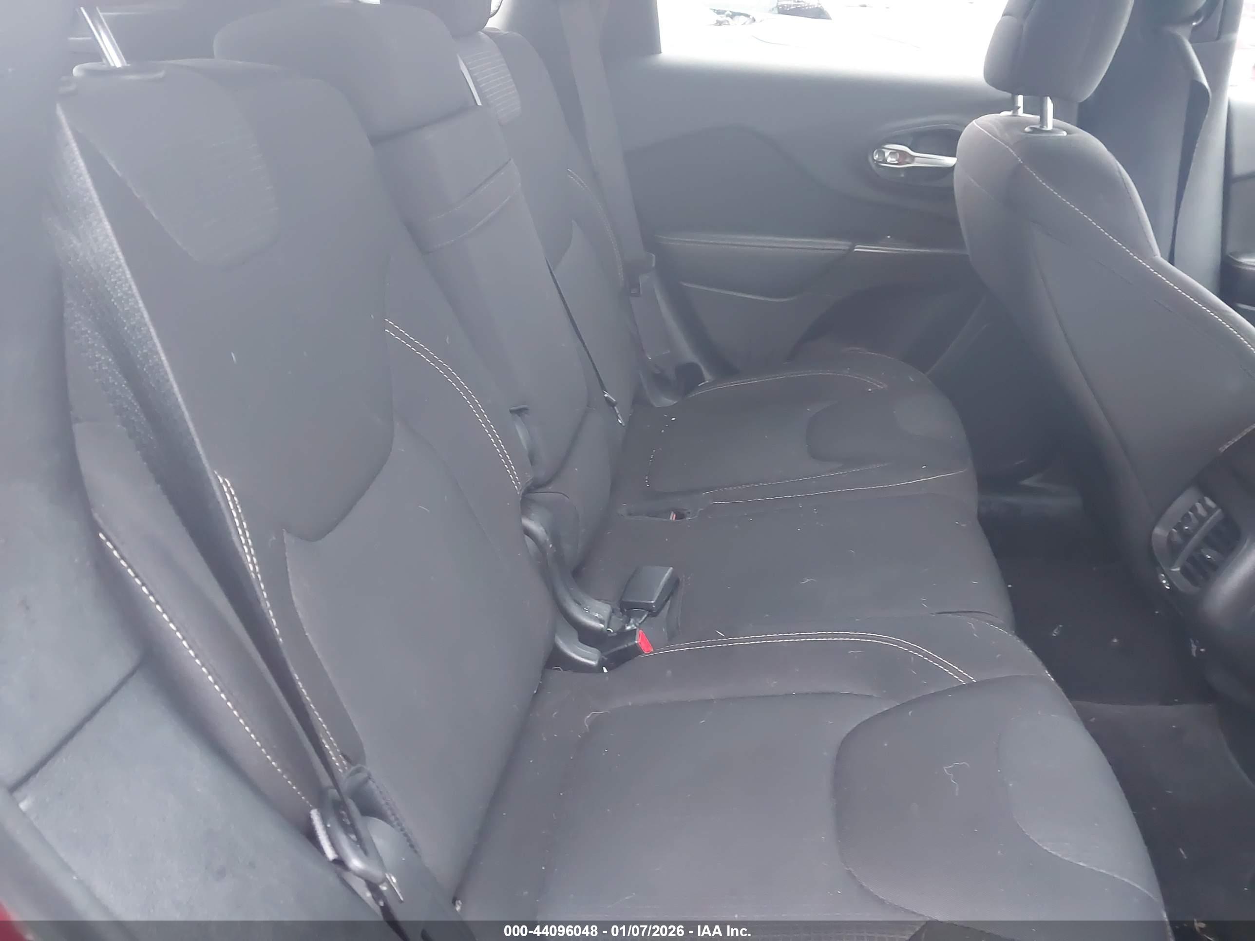 JEEP CHEROKEE image 8