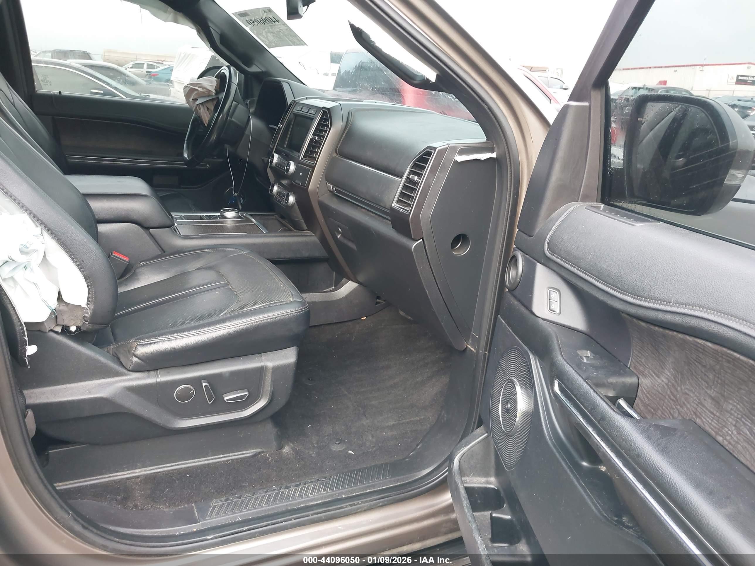 FORD EXPEDITION image 5