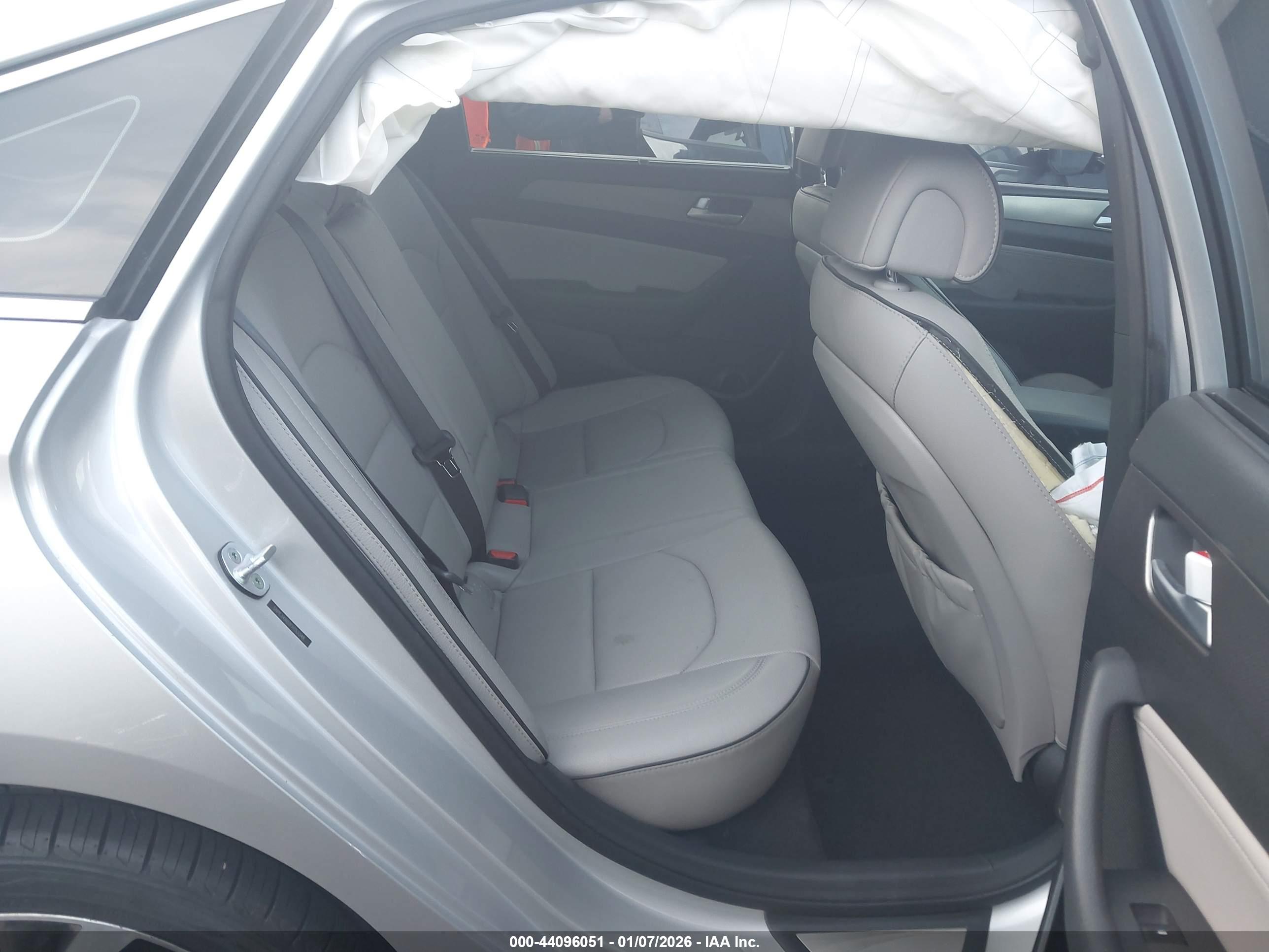 HYUNDAI SONATA image 8