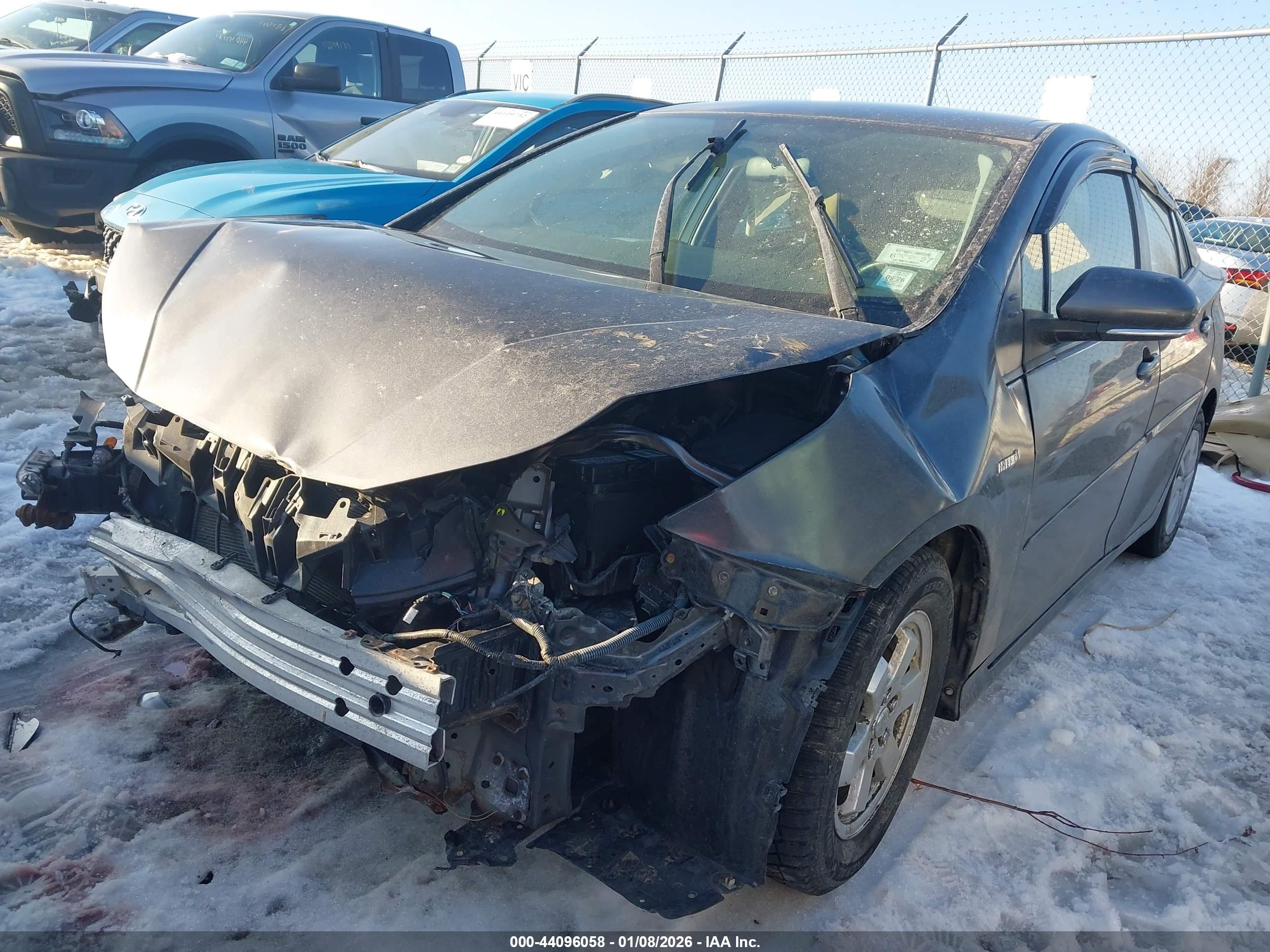 TOYOTA PRIUS image 2