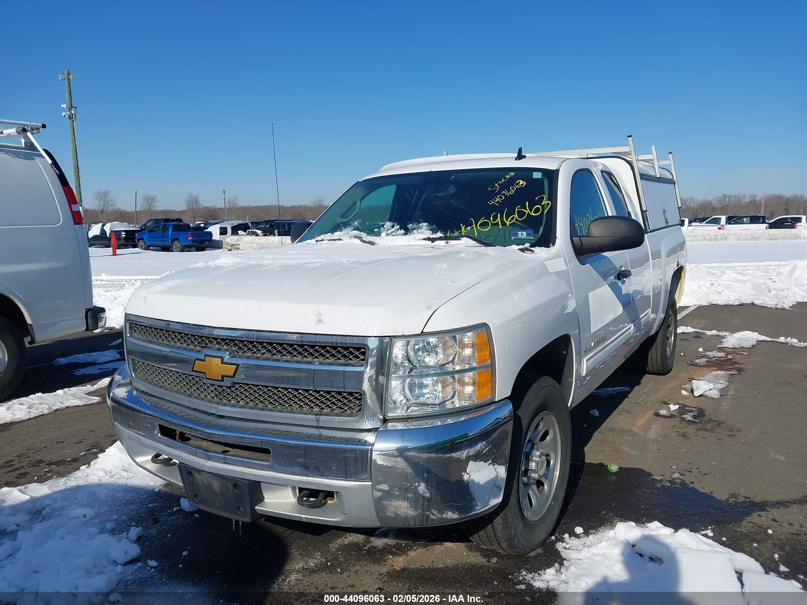 CHEVROLET SILVERADO image 2