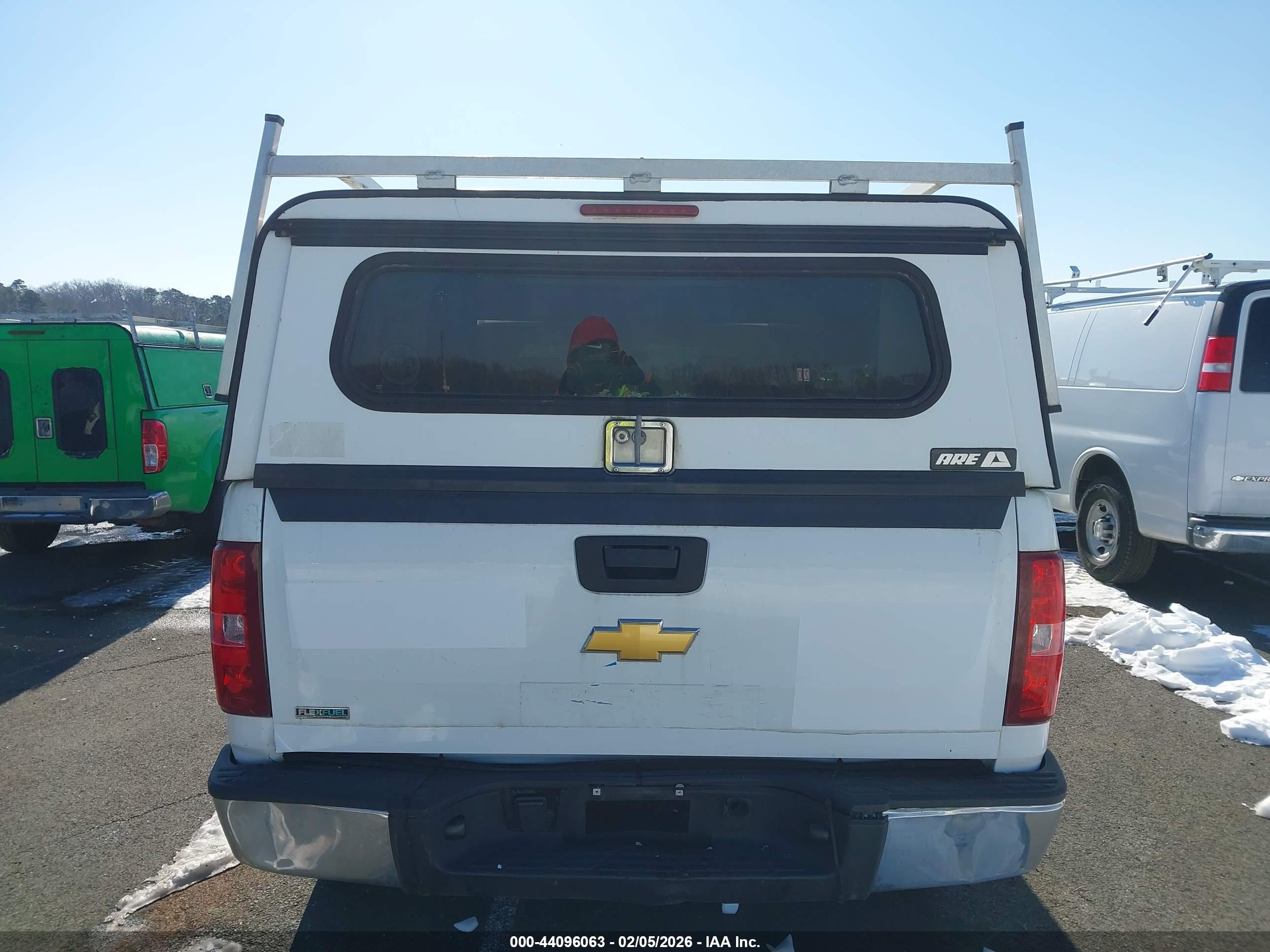 CHEVROLET SILVERADO image 6