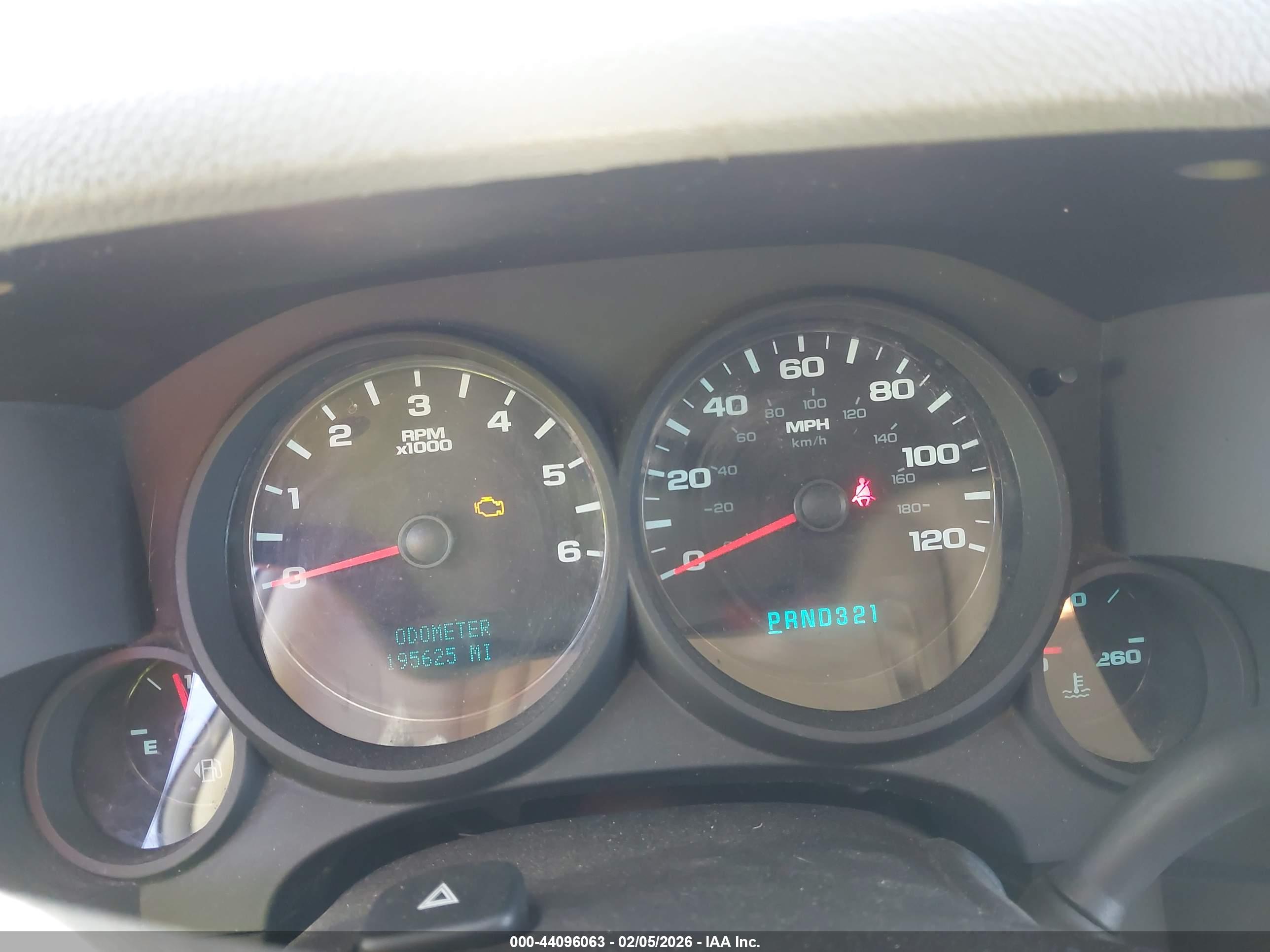 CHEVROLET SILVERADO image 7