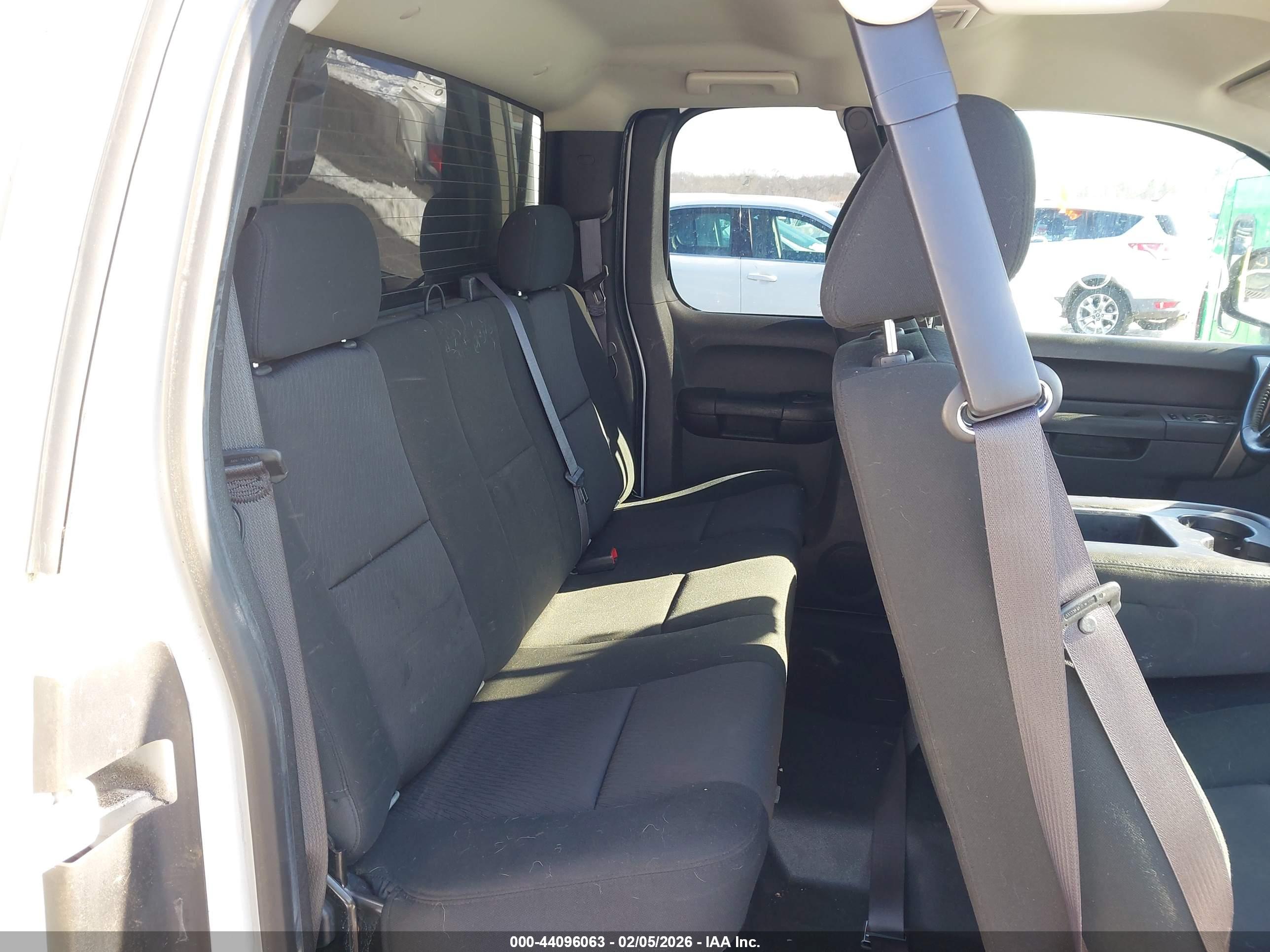 CHEVROLET SILVERADO image 8