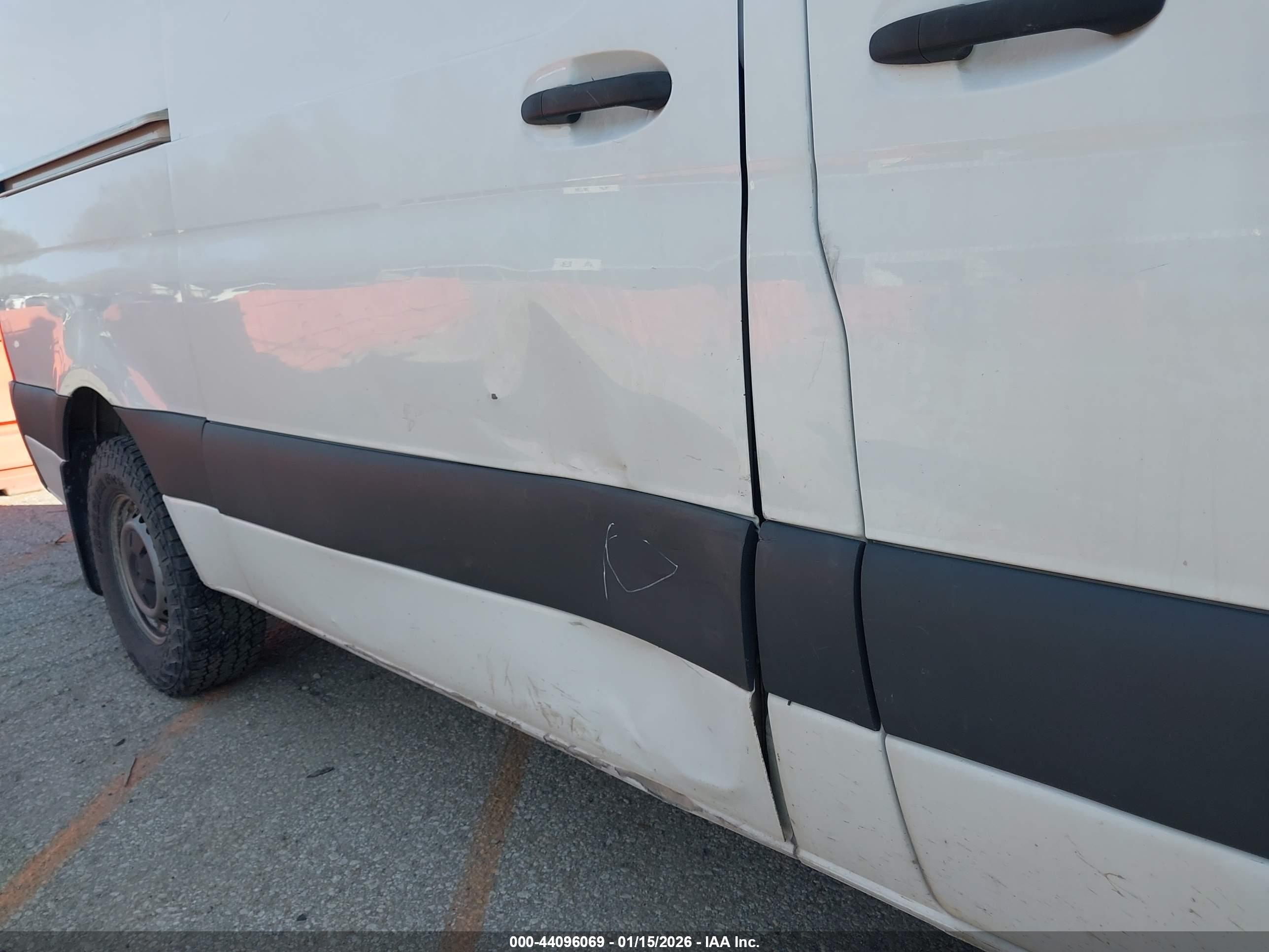 MERCEDES-BENZ SPRINTER image 6
