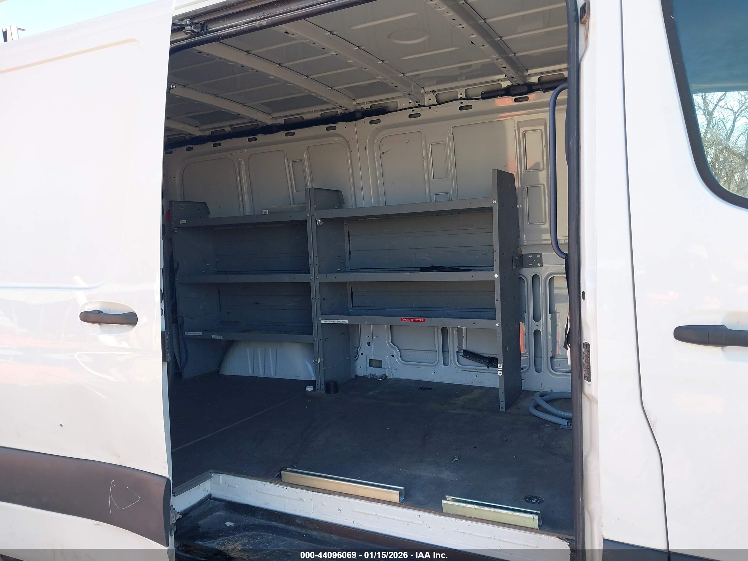 MERCEDES-BENZ SPRINTER image 8