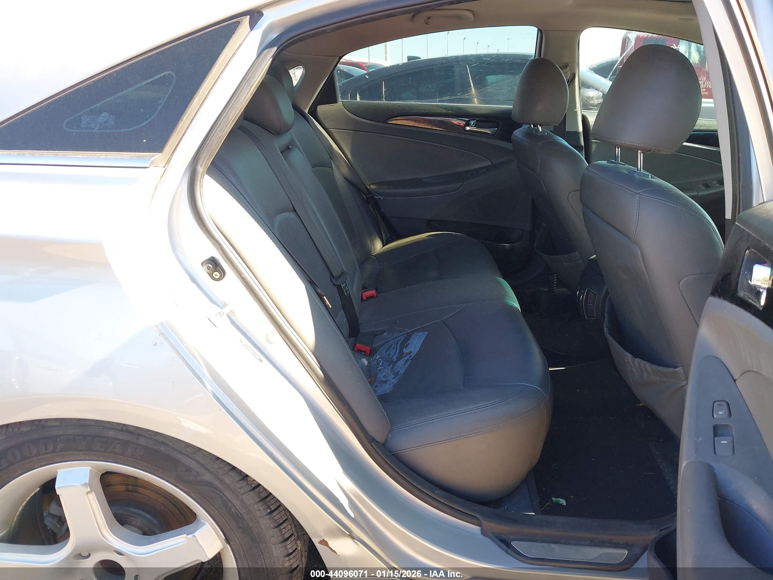 HYUNDAI SONATA image 8