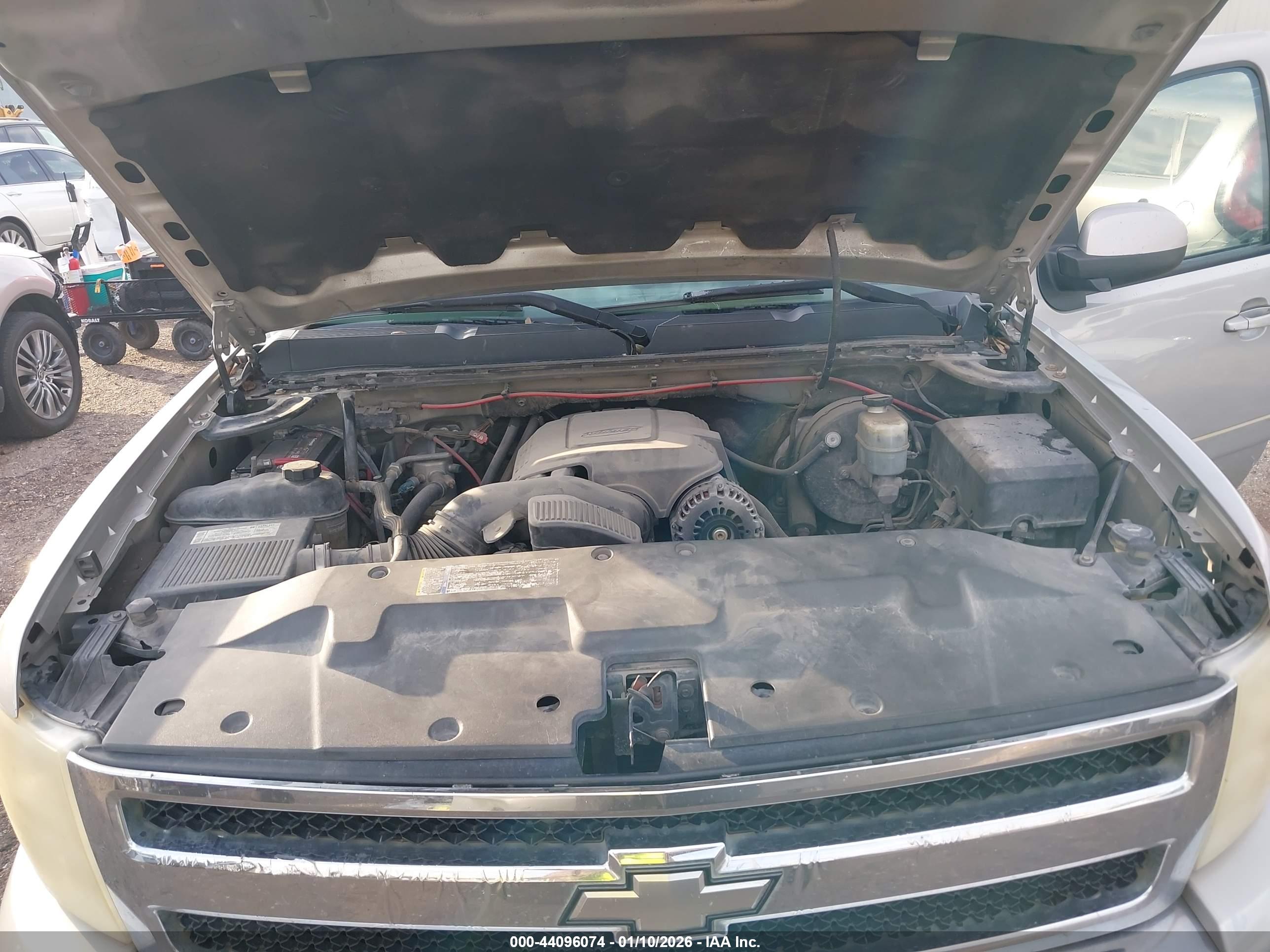 CHEVROLET SILVERADO image 10