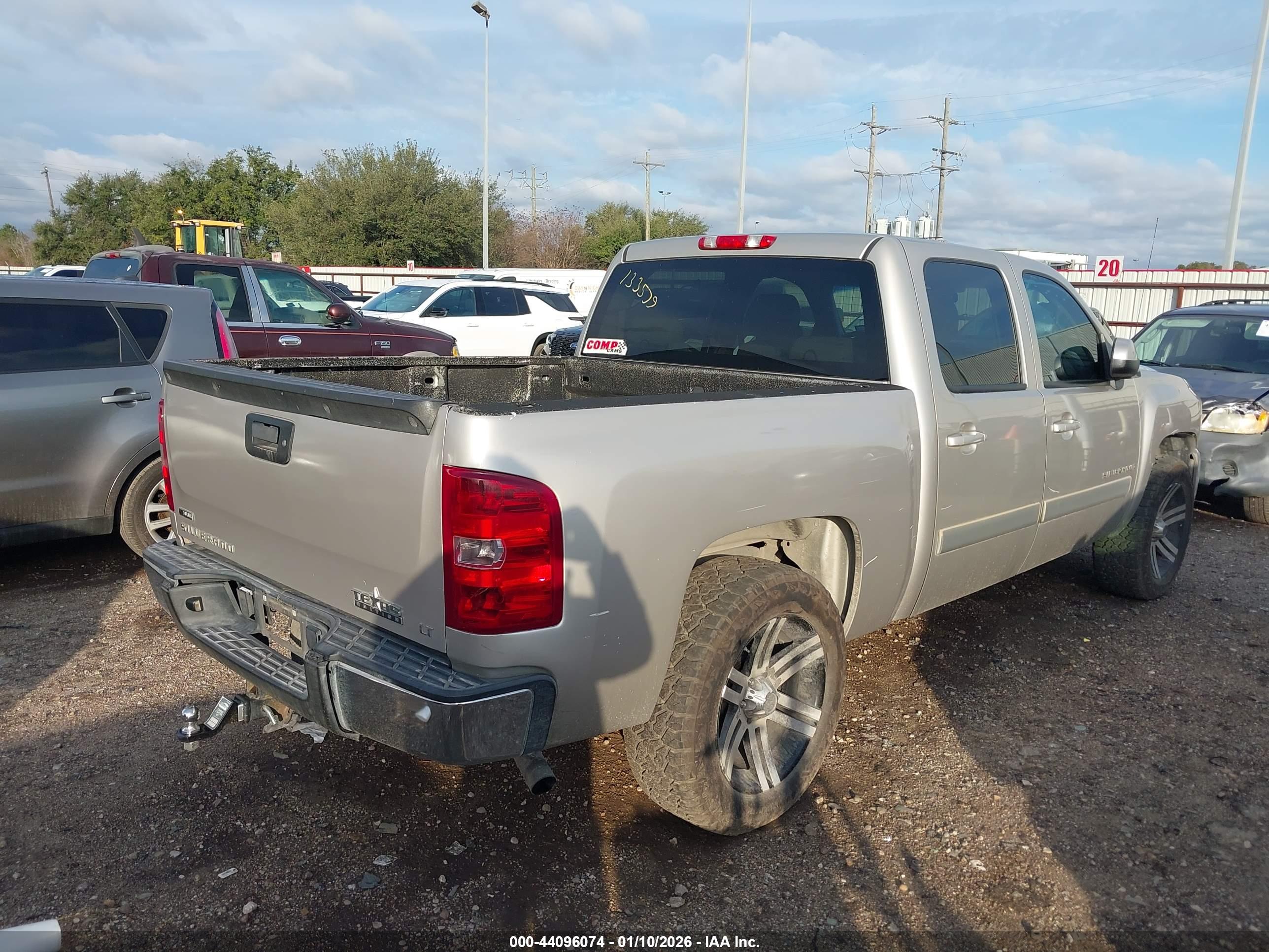 CHEVROLET SILVERADO image 4