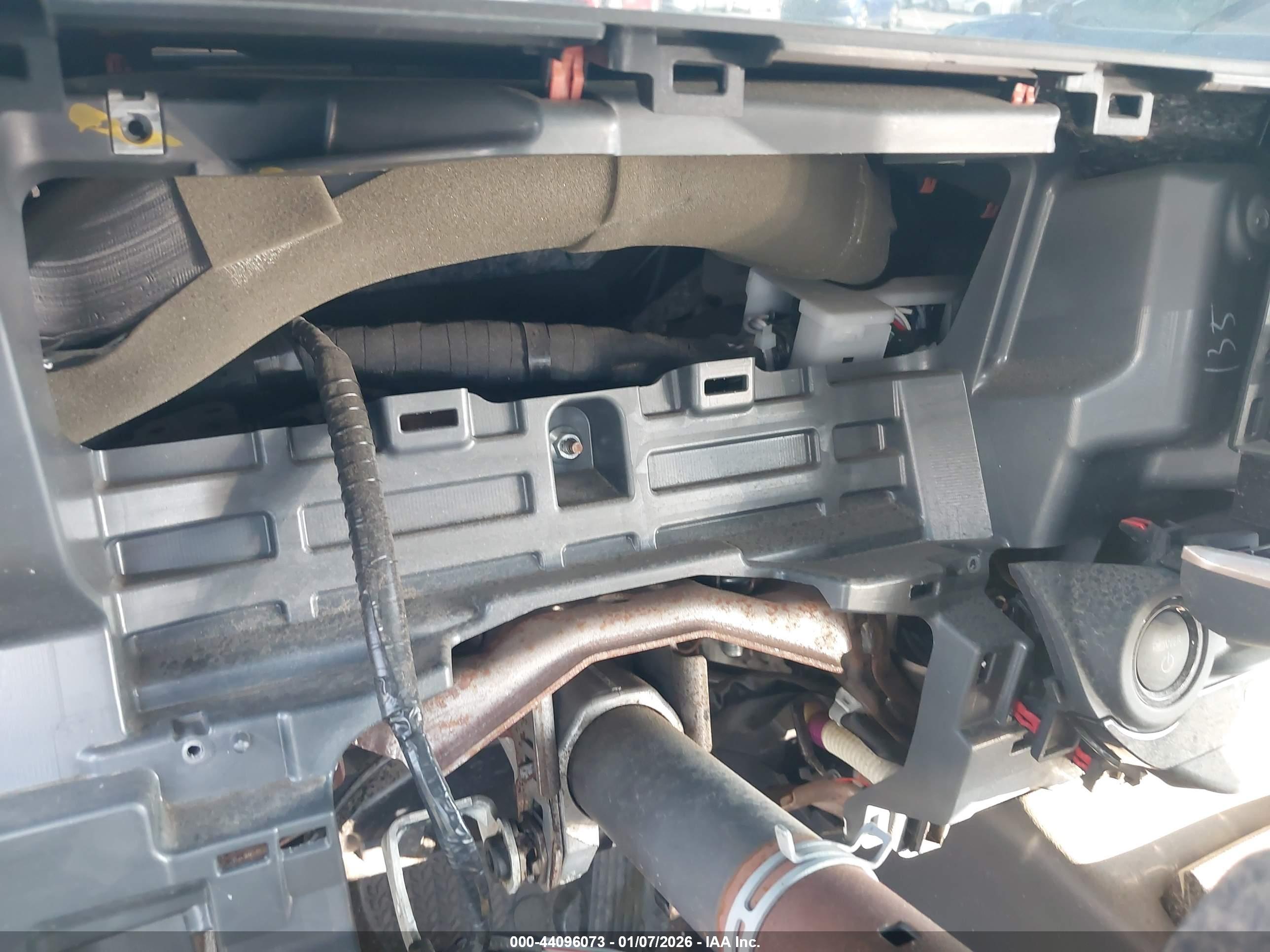 TOYOTA CROWN image 7