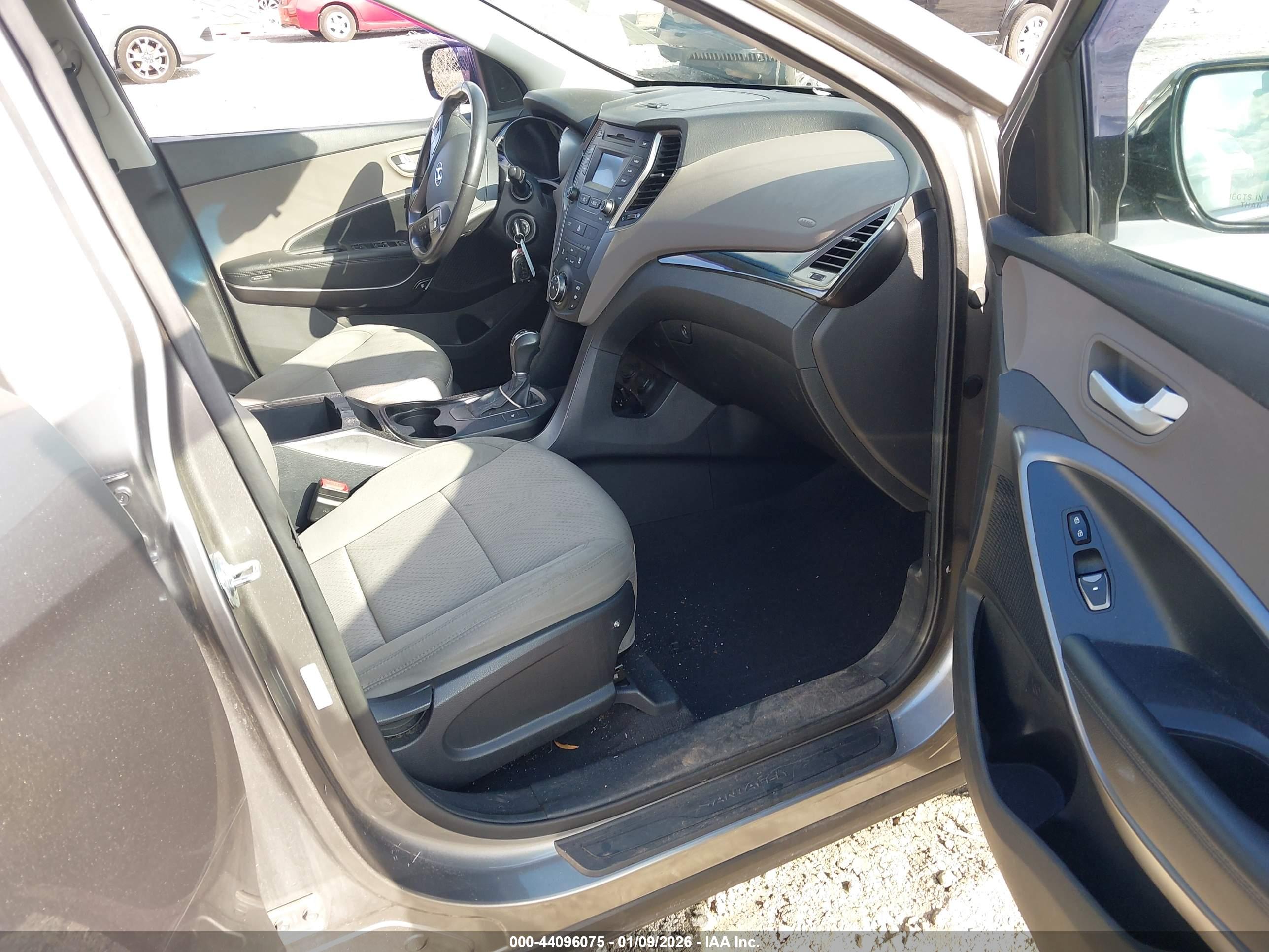 HYUNDAI SANTA image 5
