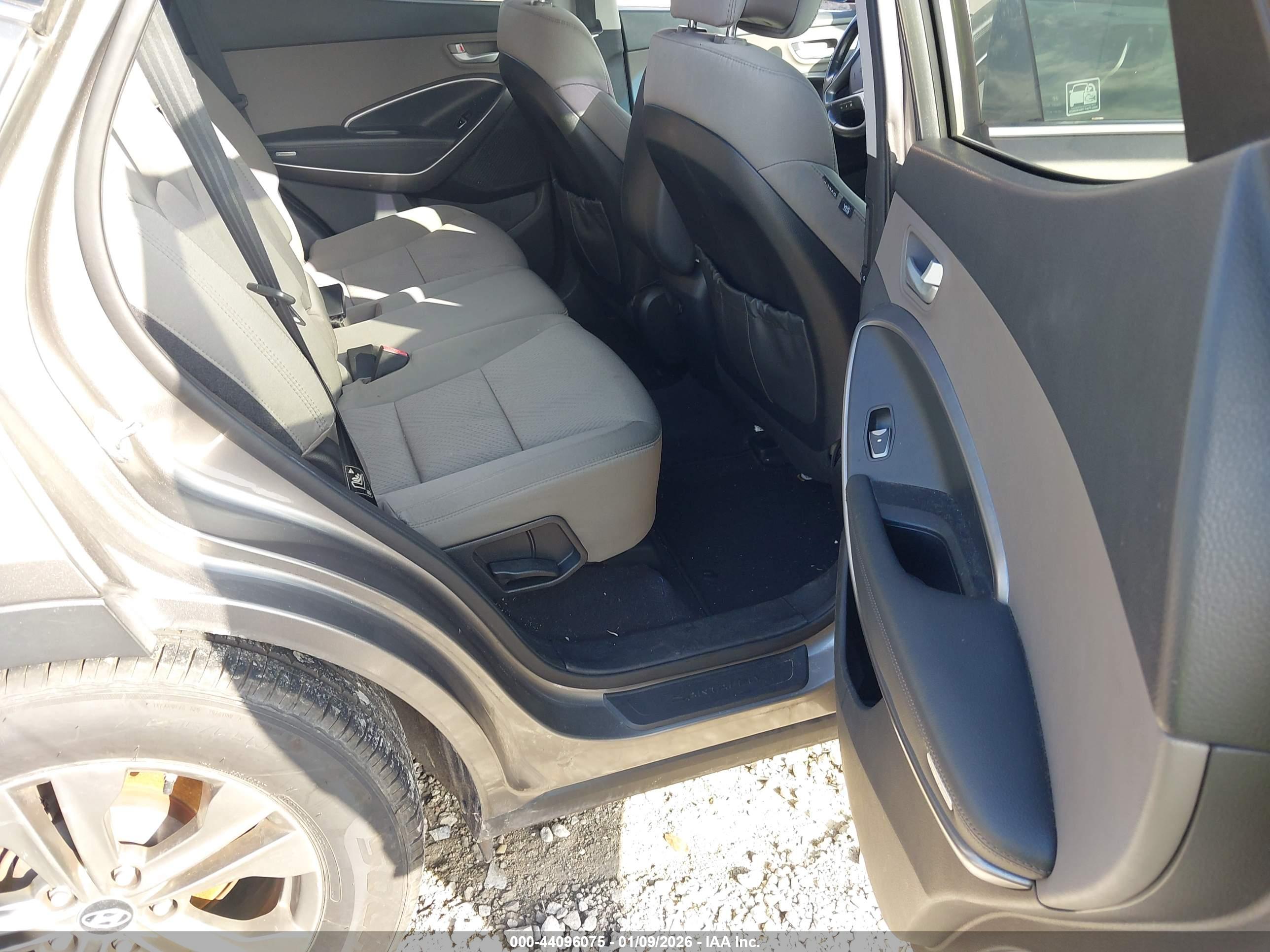 HYUNDAI SANTA image 8