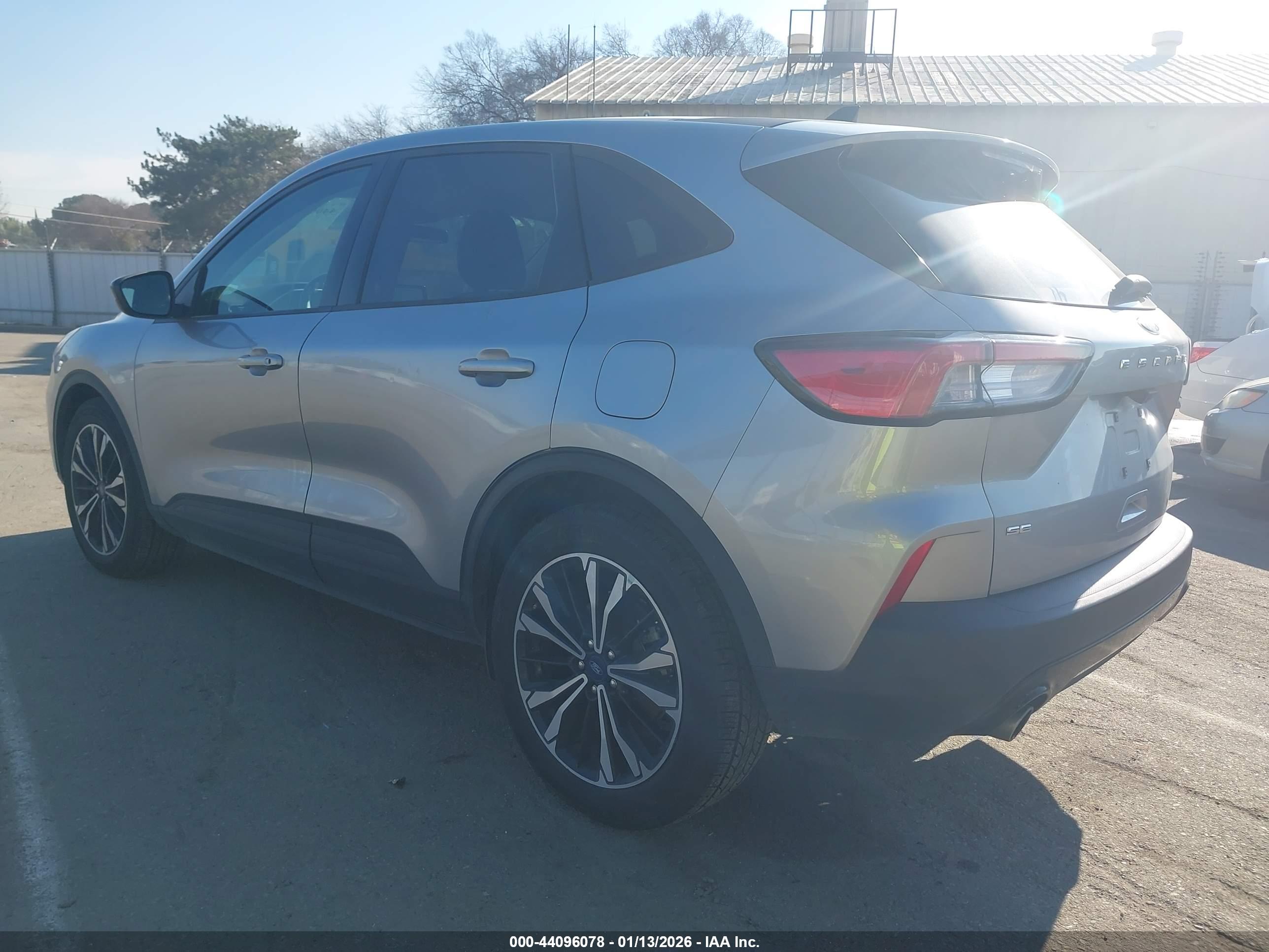 FORD ESCAPE image 3
