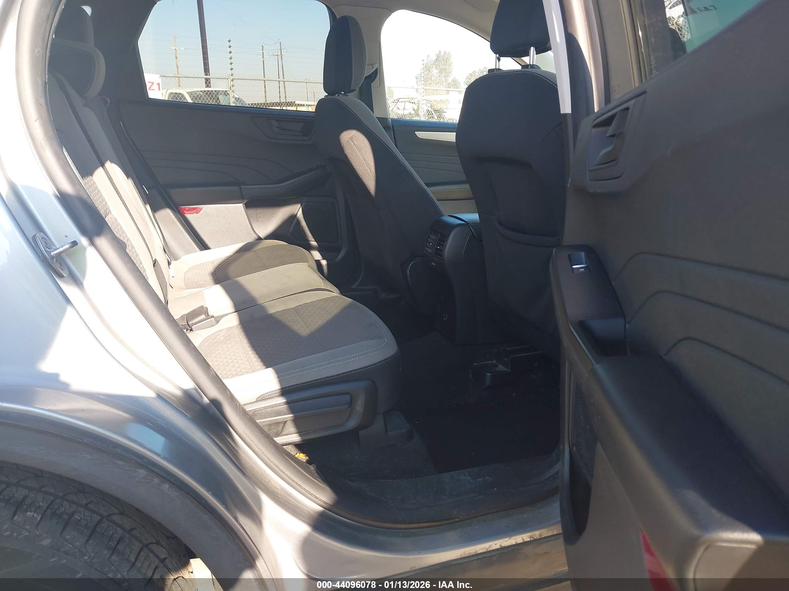 FORD ESCAPE image 8